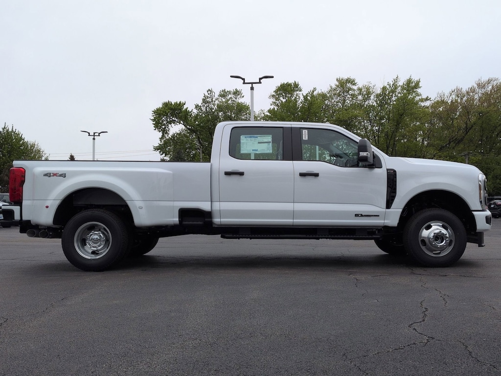 New 2026 Ford Super Duty F-350 DRW XL 4WD Crew Cab 8 Box TRUCK