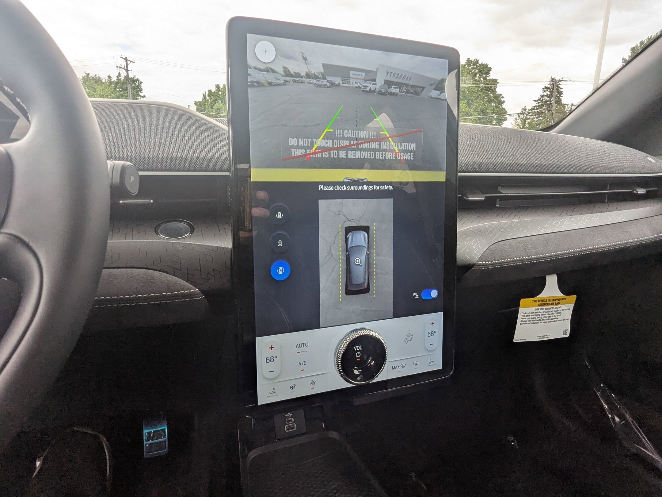 2025 FORD MUSTANG MACH-E - Image 18