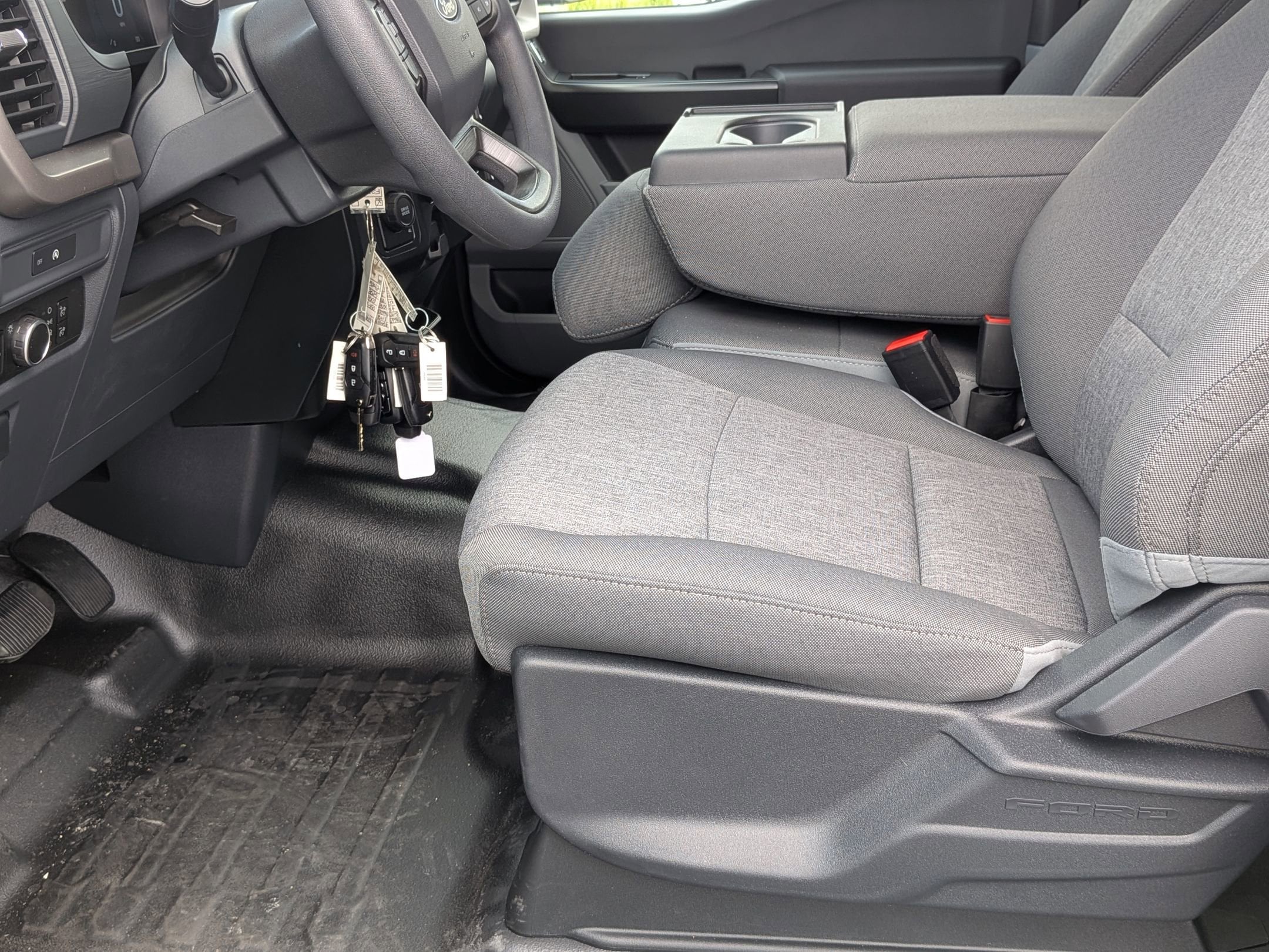 2025 FORD F-150 - Image 11