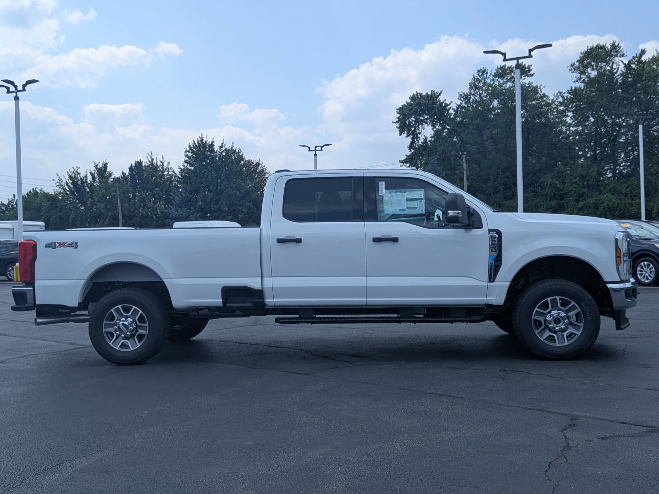 2025 Ford F-250 XLT photo 4