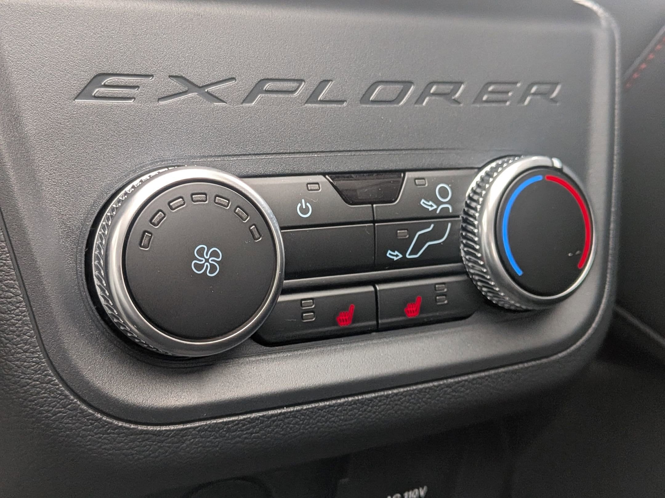 2025 FORD EXPLORER - Image 24