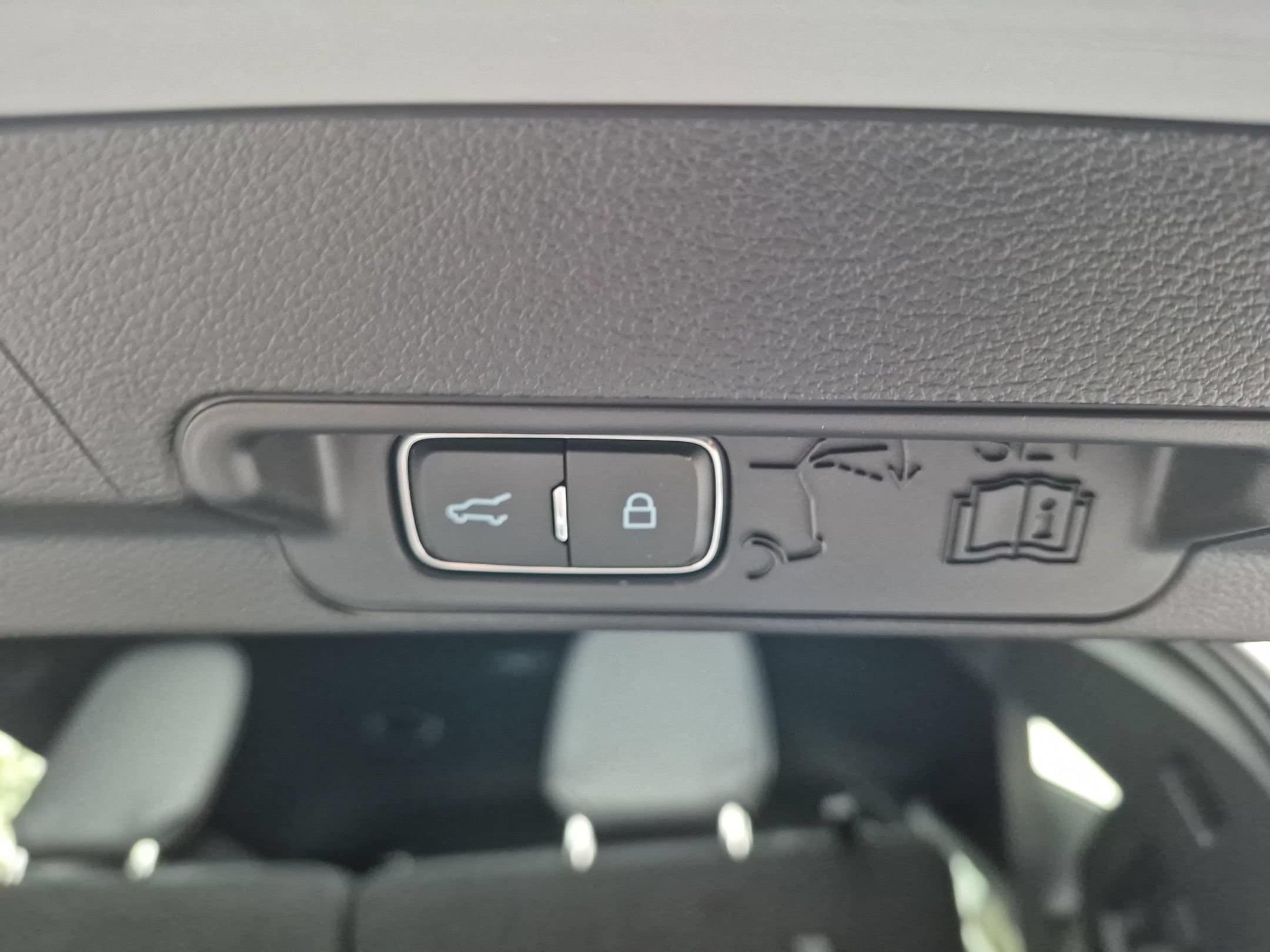 2026 Ford Explorer ST-Line - Photo 28