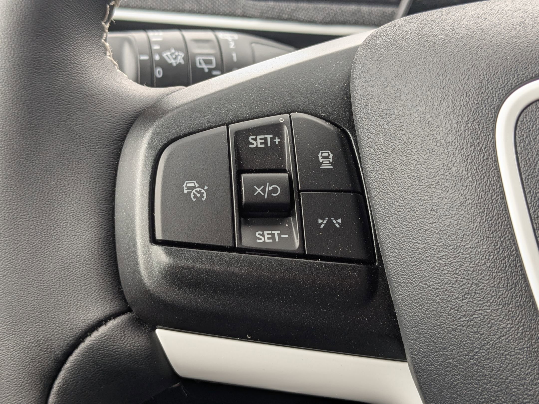 2025 FORD MUSTANG MACH-E - Image 15