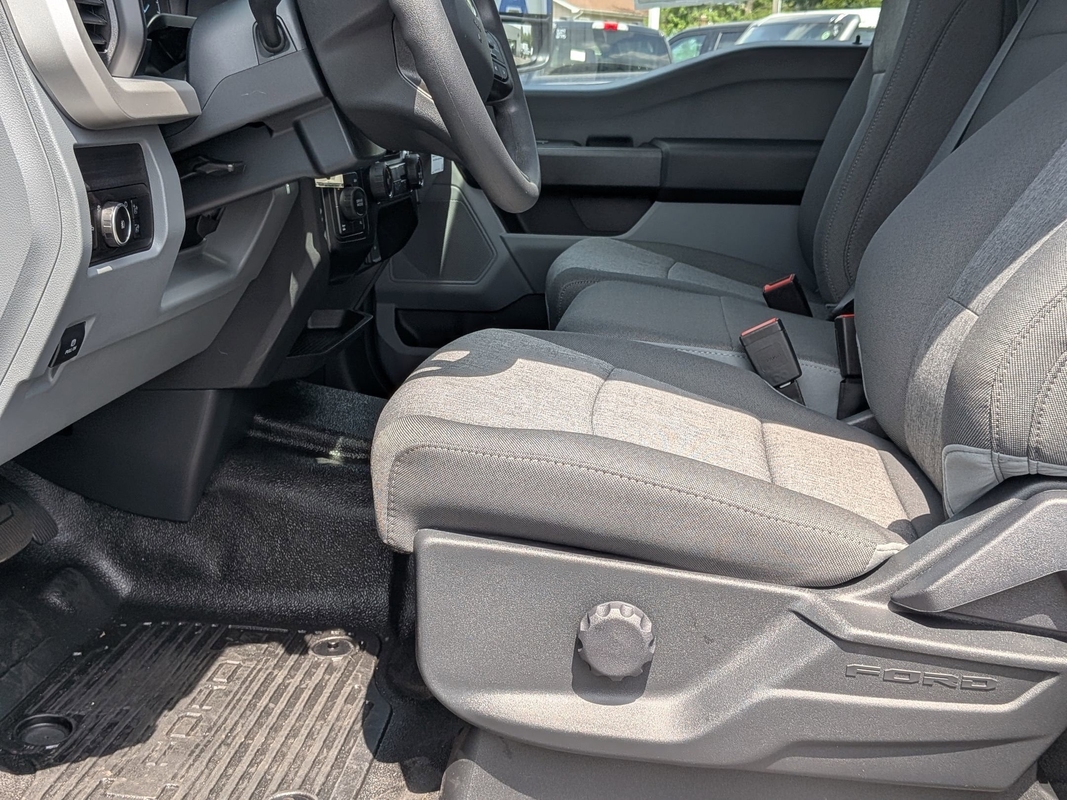 2025 FORD F-250 - Image 11