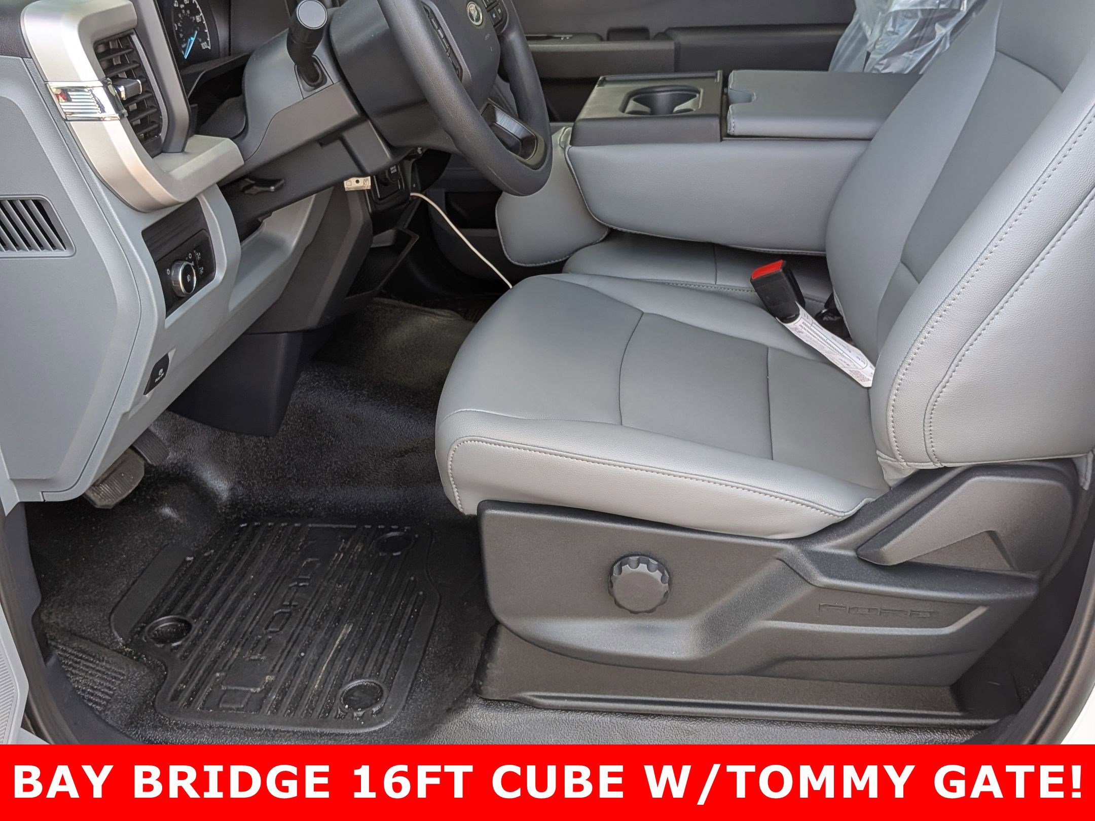 2025 FORD F-450 - Image 10