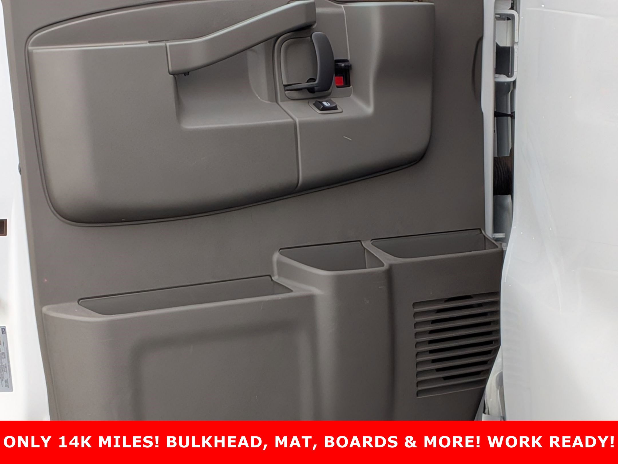 2024 CHEVROLET EXPRESS - Image 11