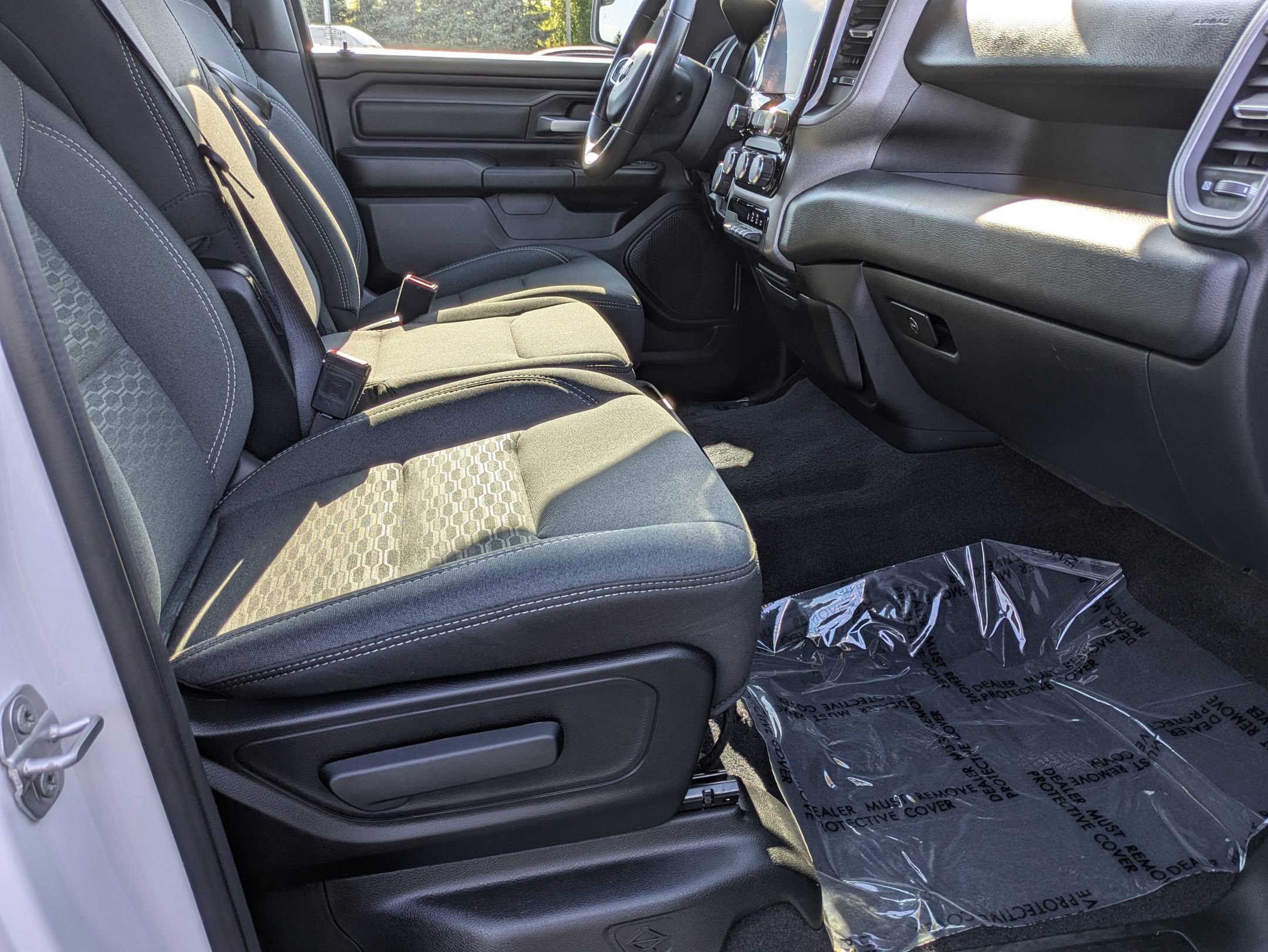 2025 RAM 1500 - Image 23