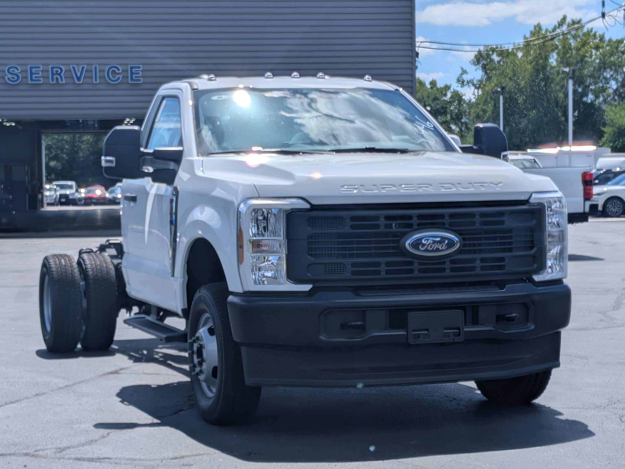 2025 FORD F-350 - Image 3