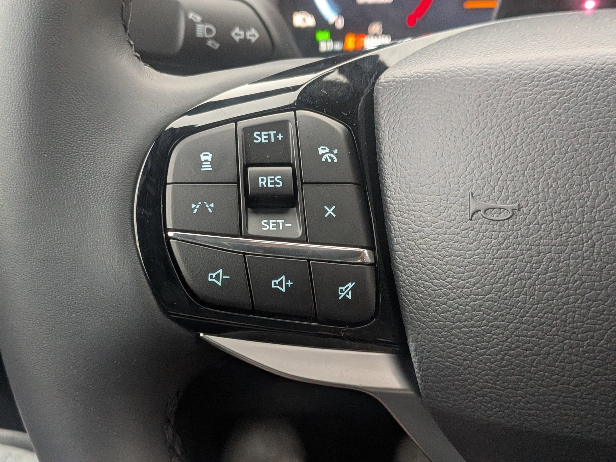 2026 FORD EXPLORER - Image 15