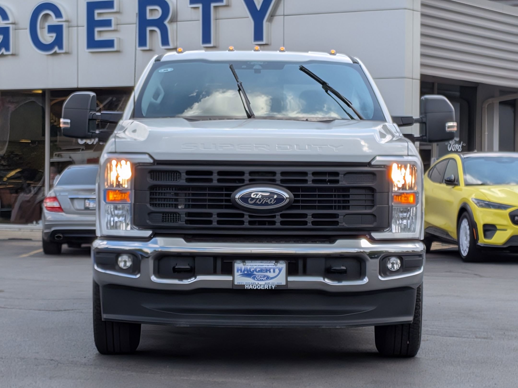 2025 Ford F-250 XL photo 2