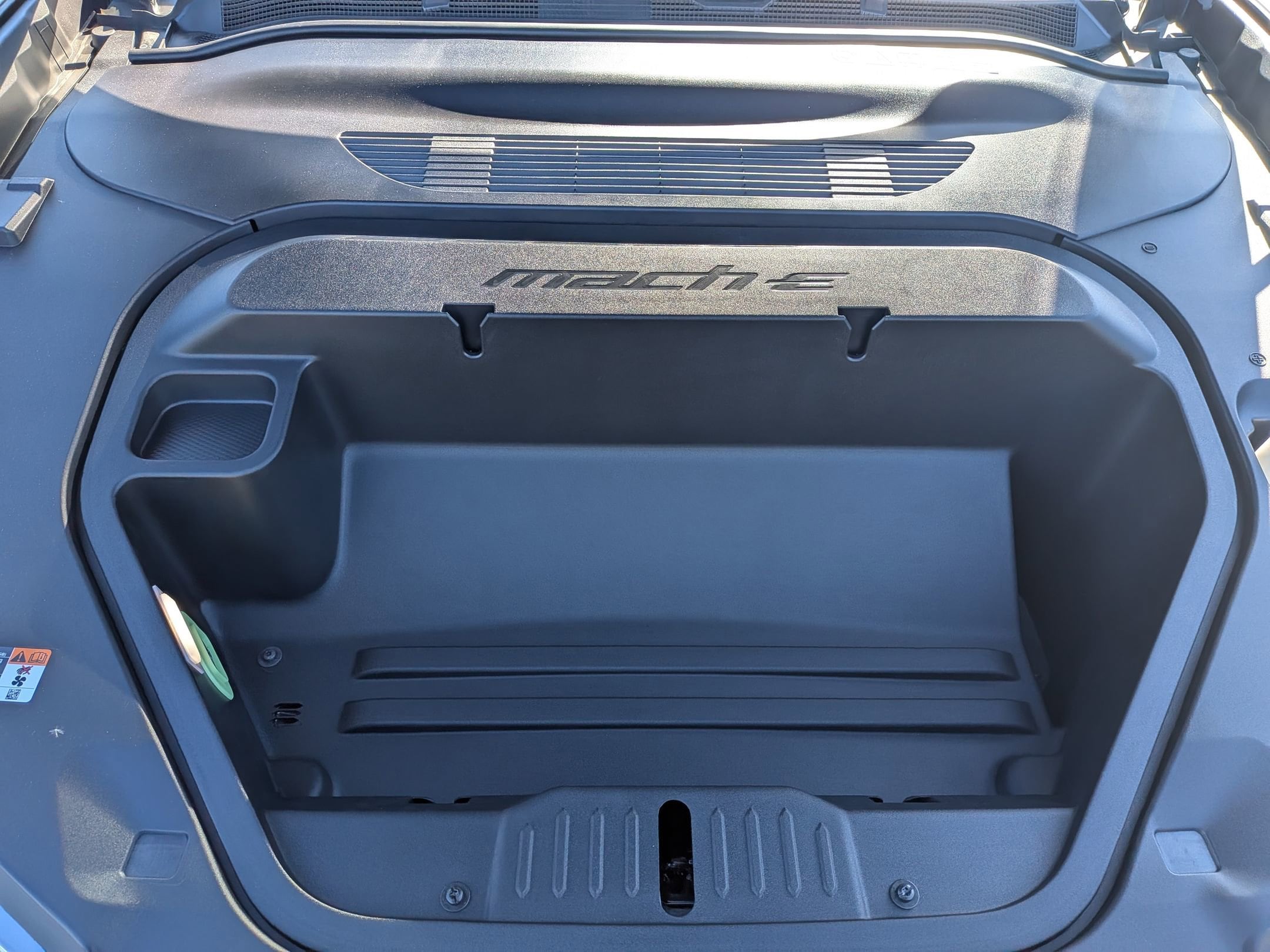 2025 FORD MUSTANG MACH-E - Image 27