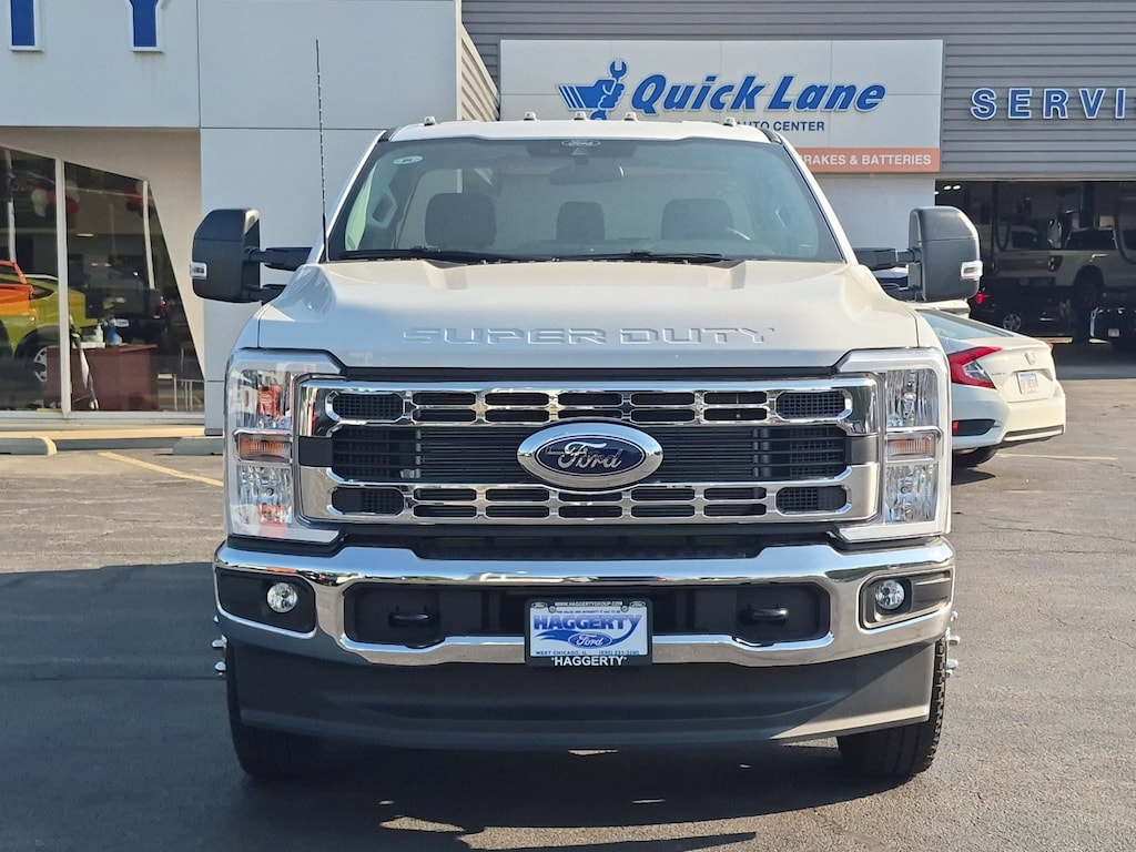 New 2026 Ford Super Duty F-350 DRW XLT 4WD Reg Cab 8 Box XLT 4WD Reg Cab 8 Box