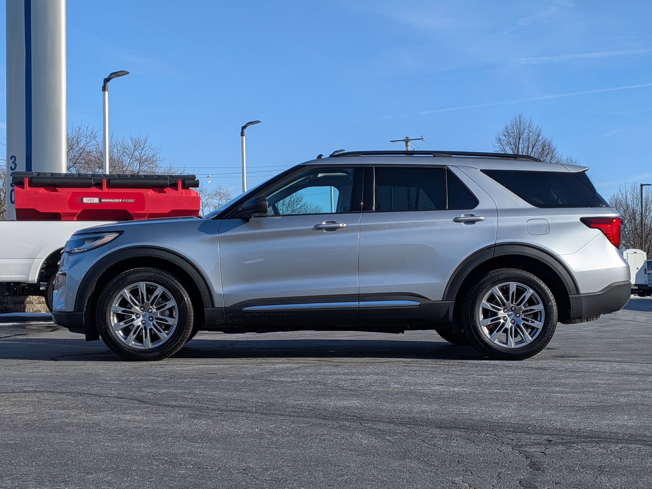 2025 FORD EXPLORER - Image 8