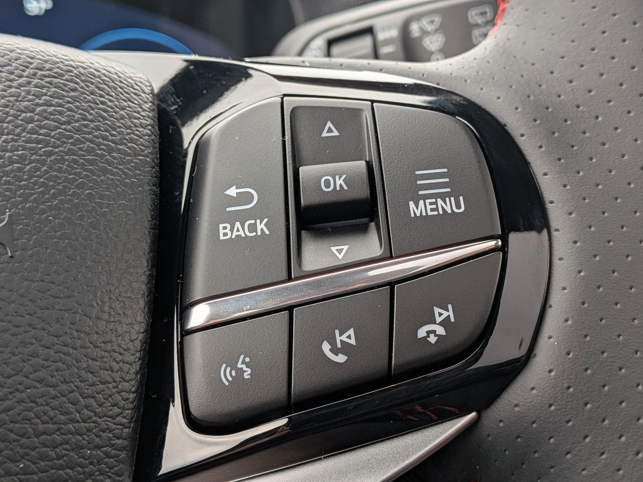 2026 FORD EXPLORER - Image 16