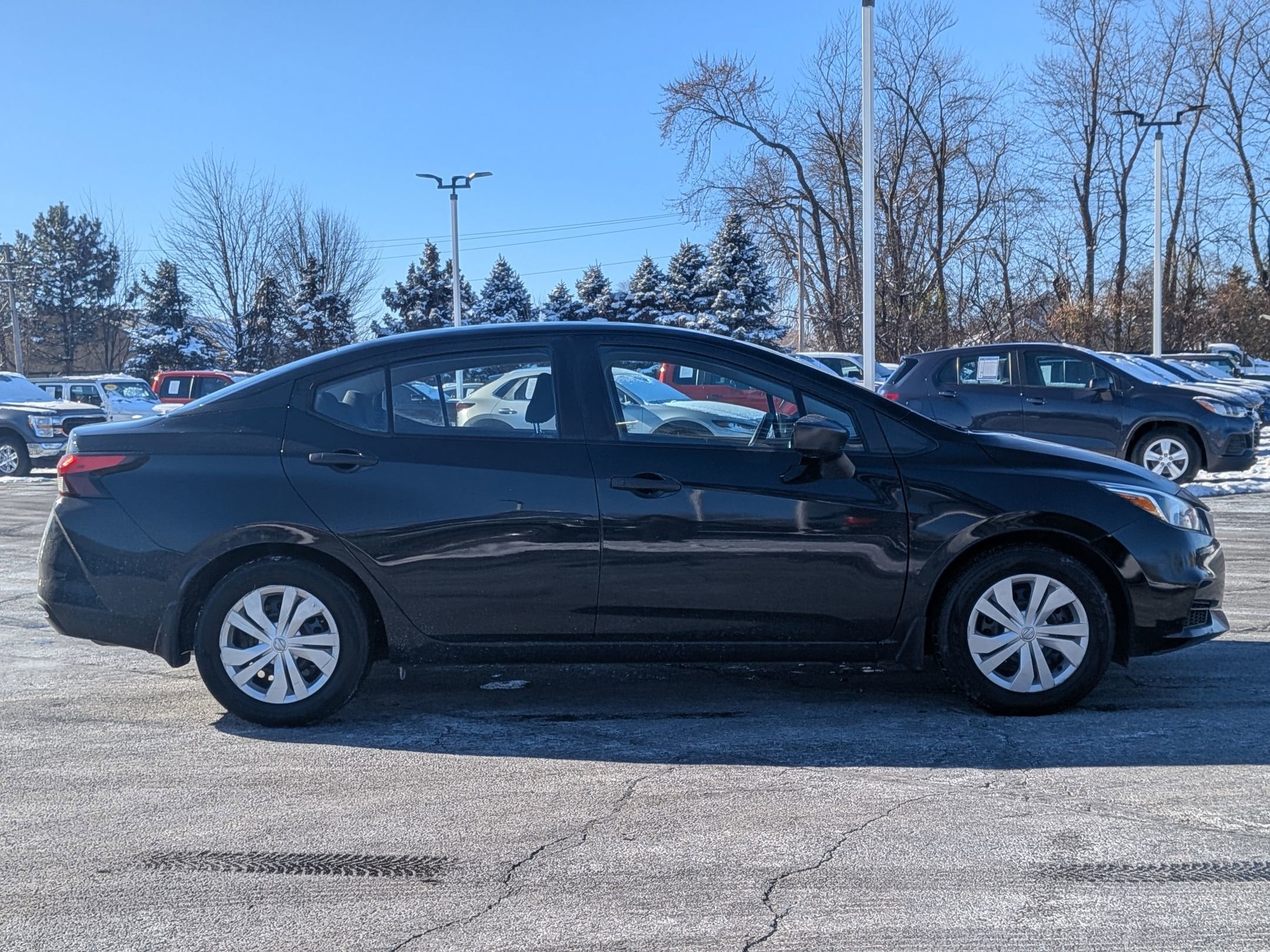 2020 NISSAN VERSA - Image 4