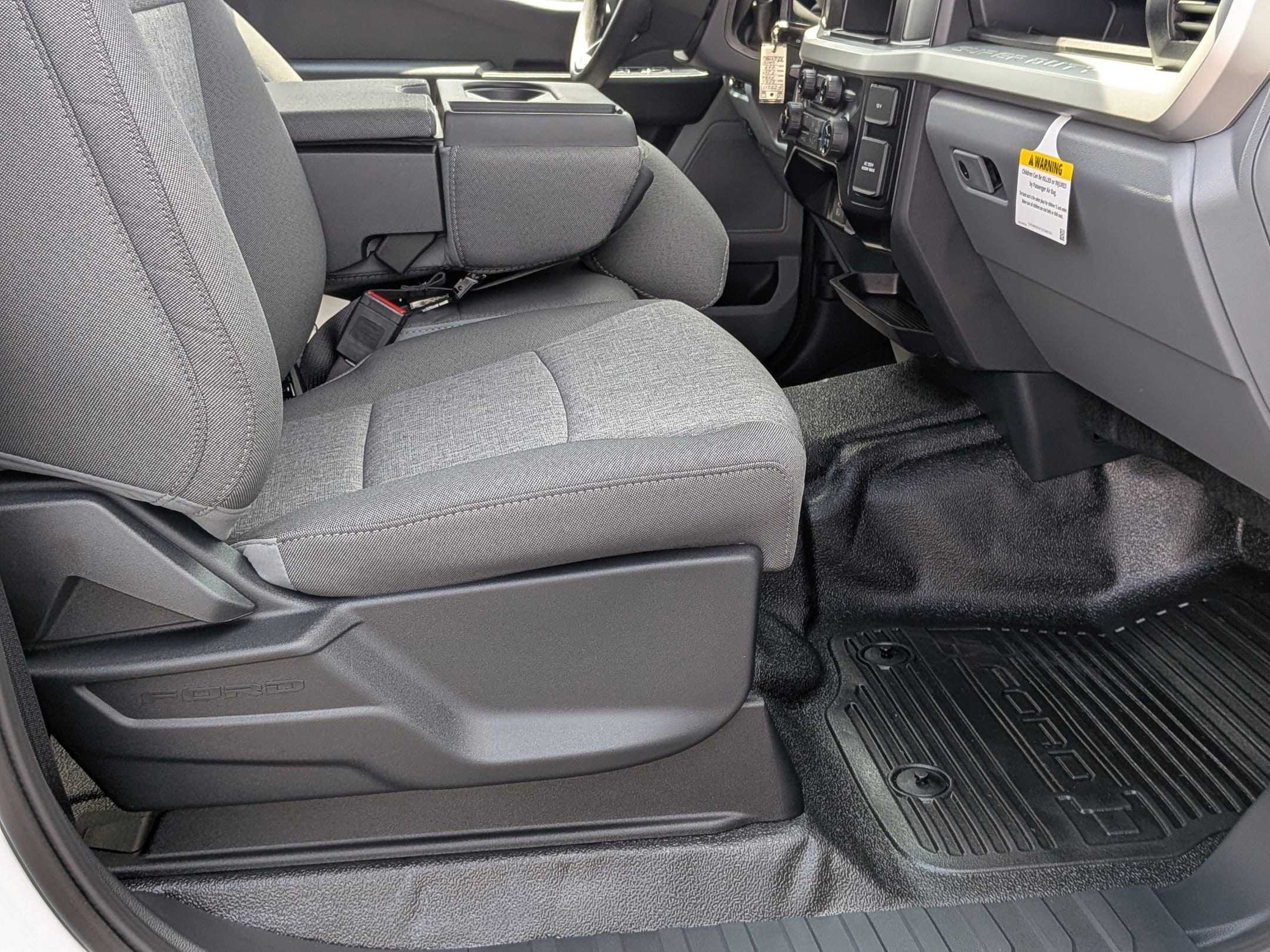 2025 FORD F-250 - Image 25