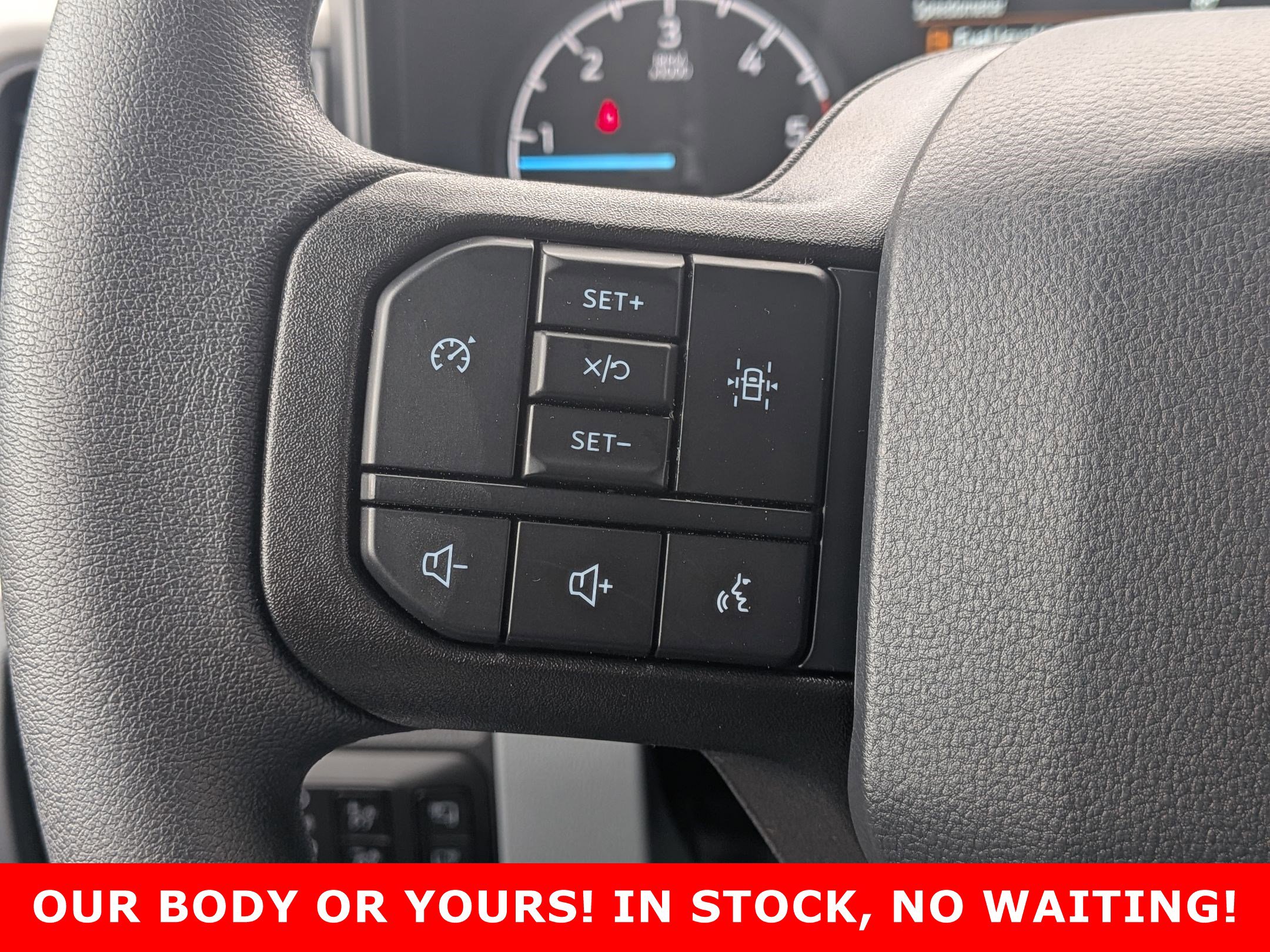 2025 FORD F-450 - Image 12