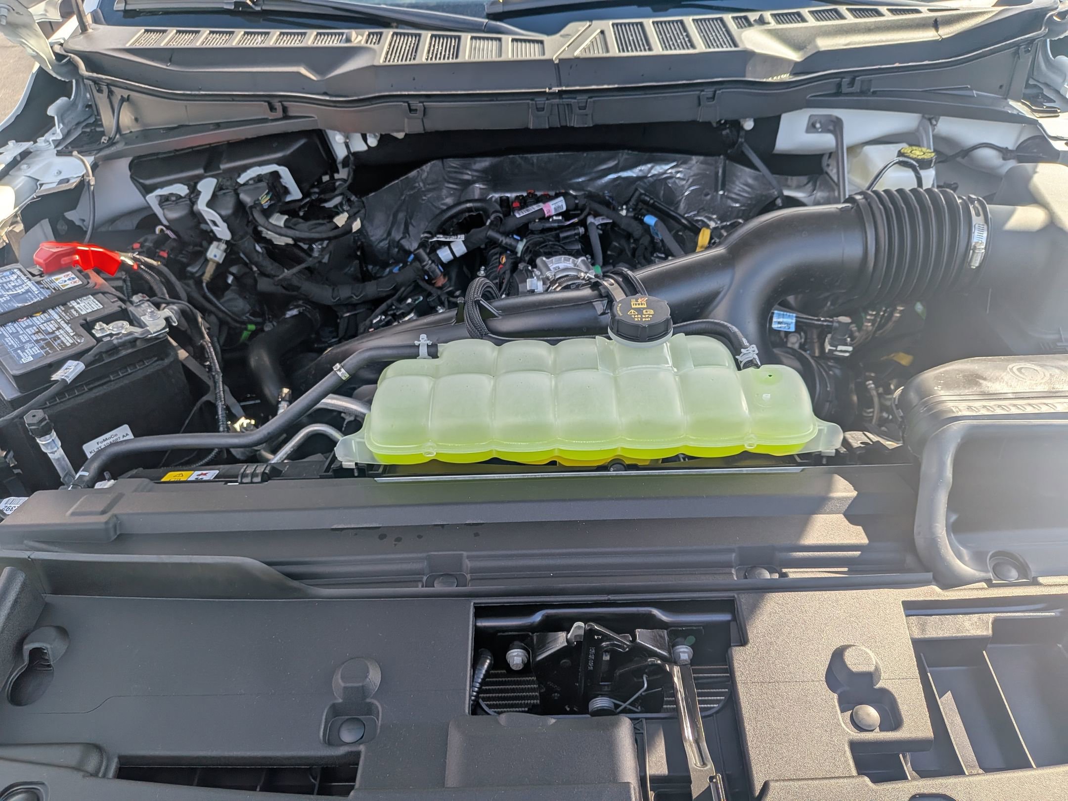 2025 FORD F-150 - Image 23