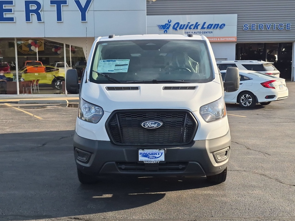 New 2026 Ford Transit Passenger Wagon T-350 148 Low Roof XL RWD T-350 148 Low Roof XL RWD
