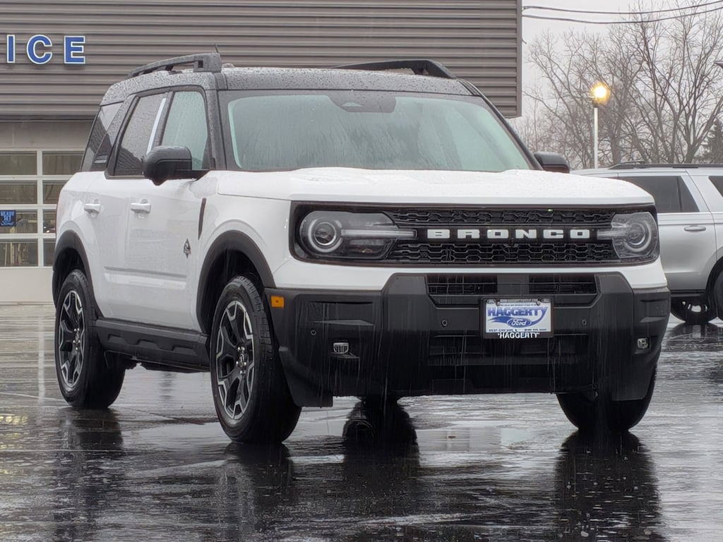 New 2025 Ford Bronco Sport Outer Banks 4x4 SUV