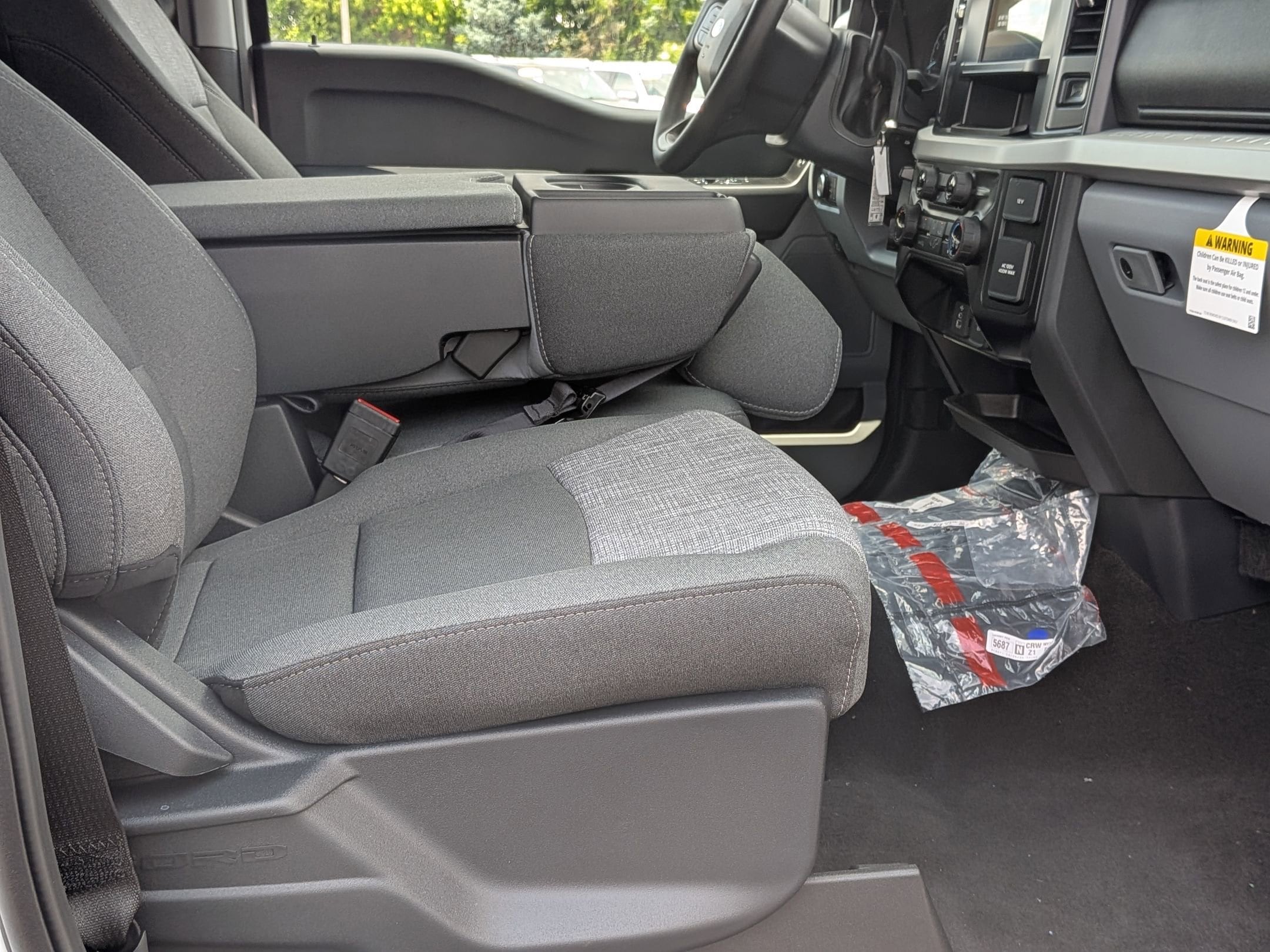 2025 FORD F-250 - Image 24