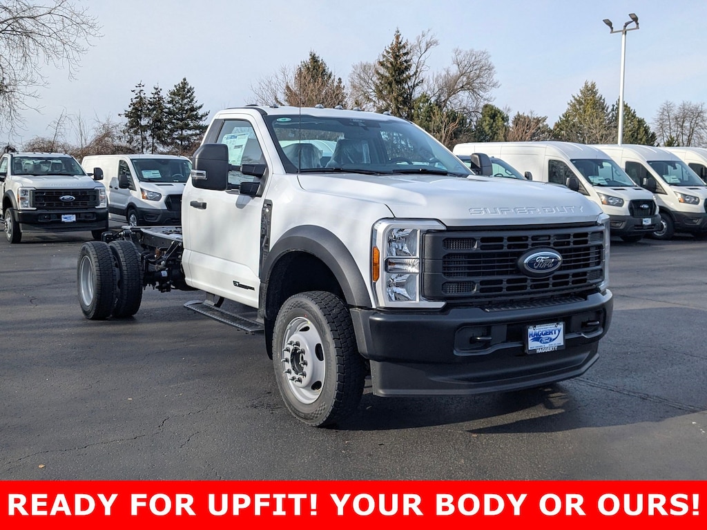 New 2024 Ford Super Duty F-450 DRW 4WD Reg Cab 169 WB 84 CA F450 4X4 CHASSIS CAB DRW/169