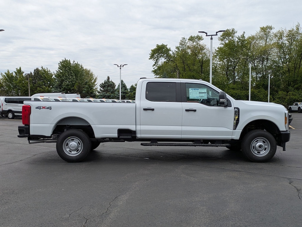 New 2025 Ford Super Duty F-250 SRW XL 4WD Crew Cab 8 Box XL 4WD Crew Cab 8 Box