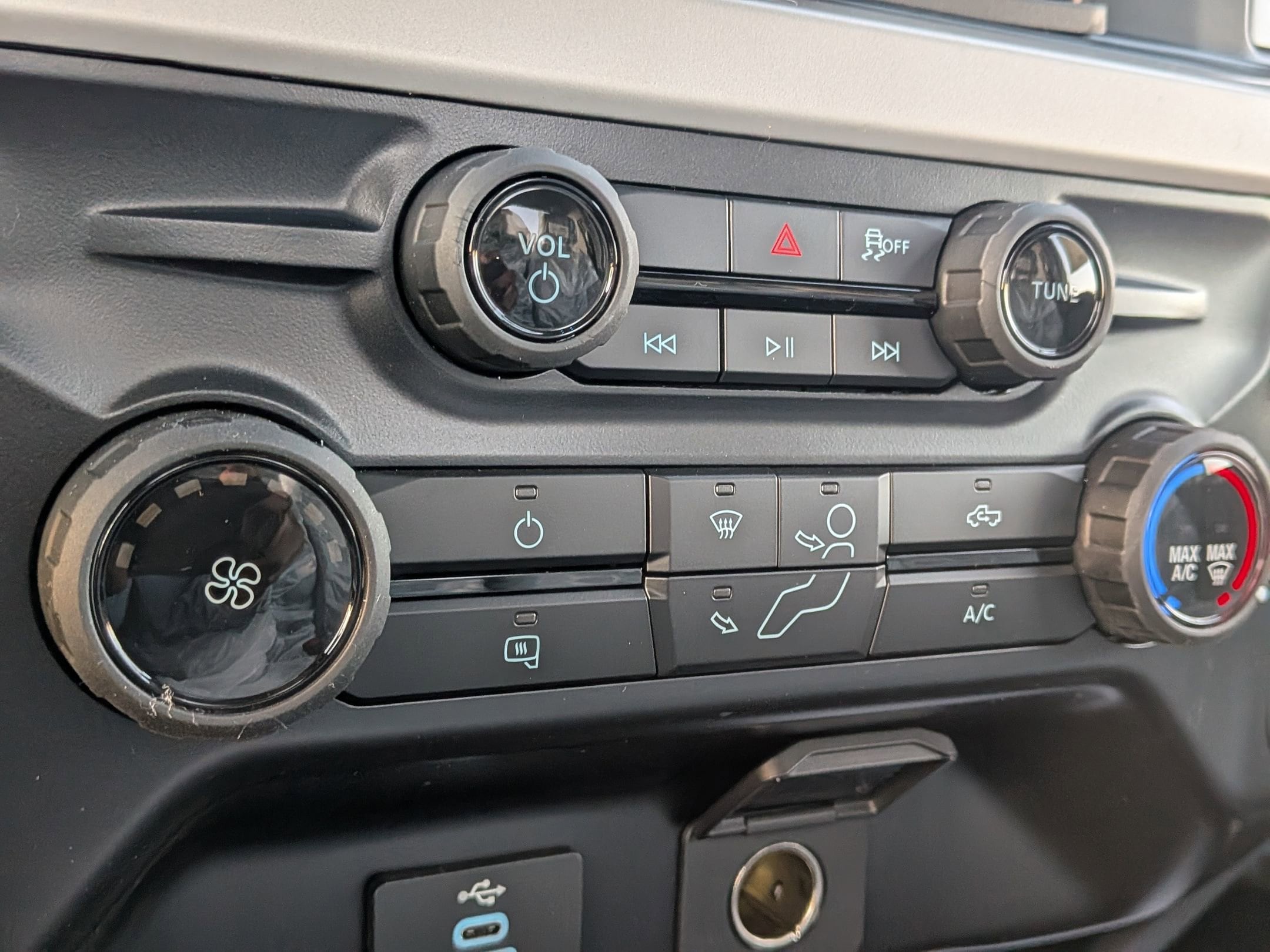 2026 FORD F-550 - Image 17