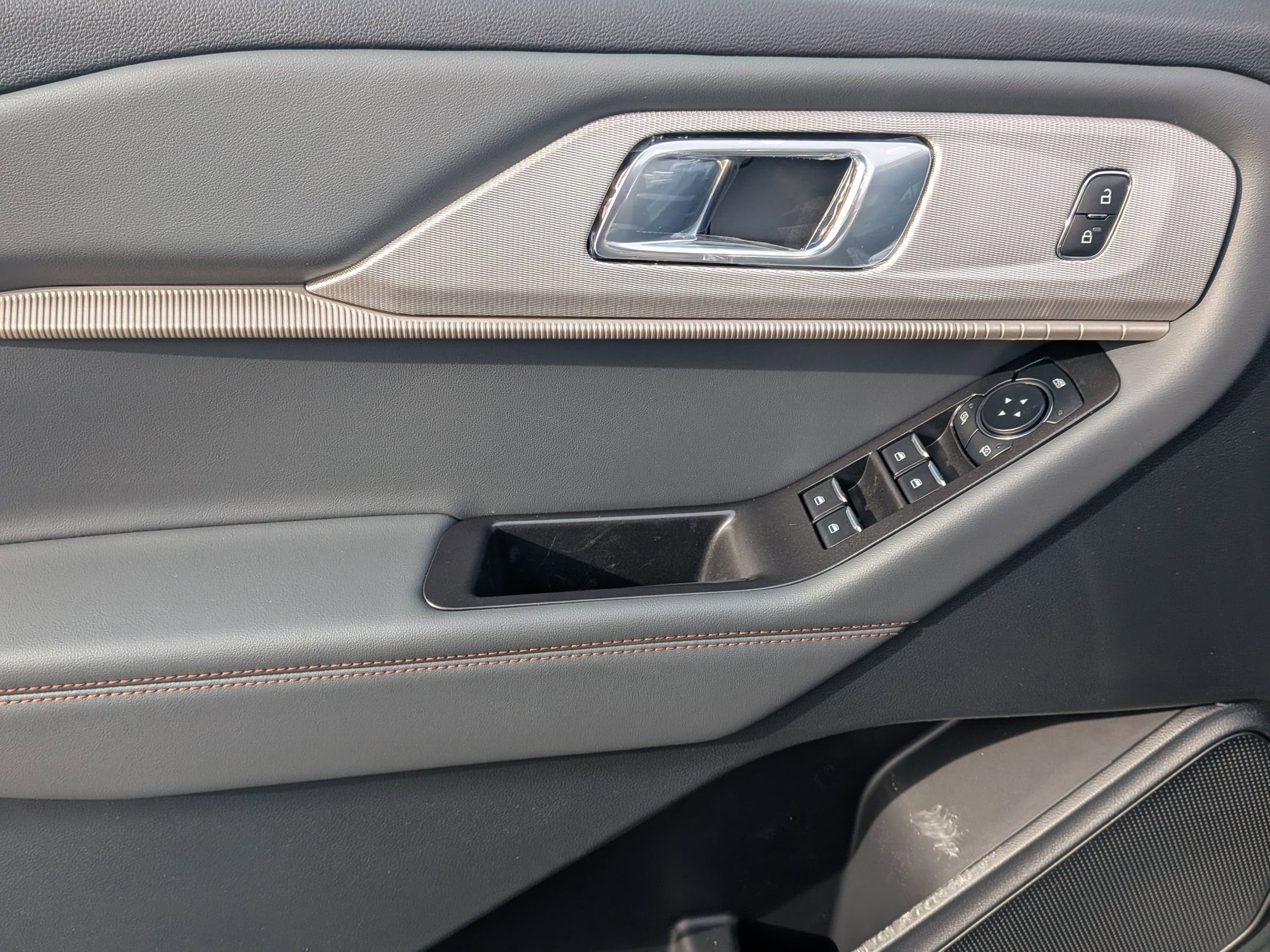 2026 FORD EXPLORER - Image 12