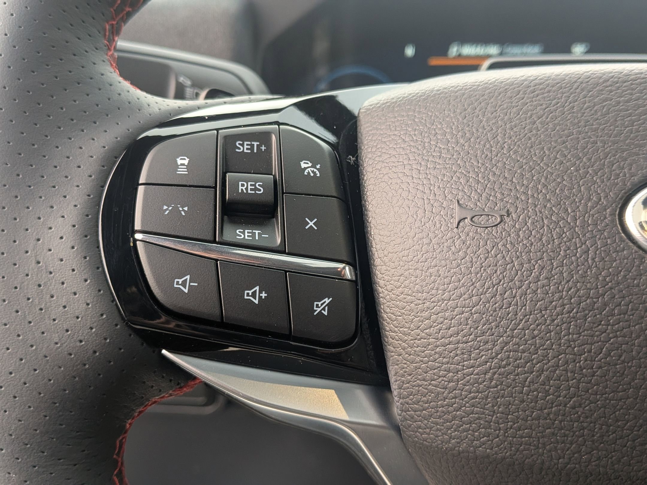 2026 FORD EXPLORER - Image 15