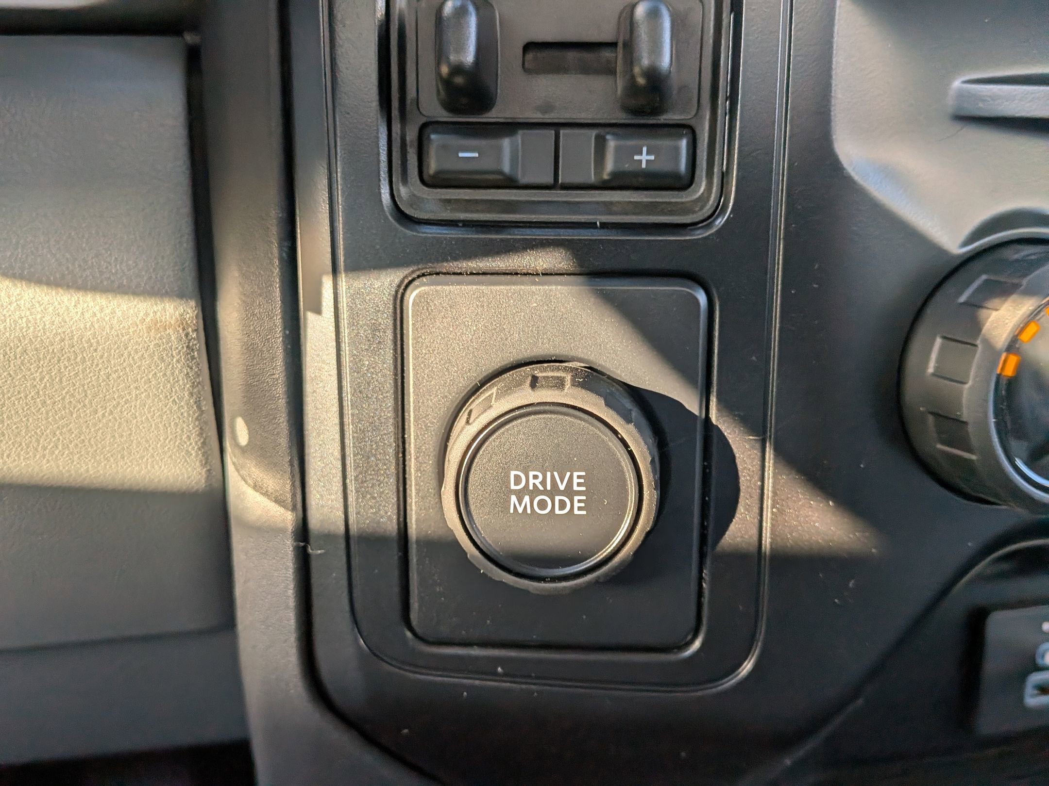 2026 FORD F-550 - Image 18