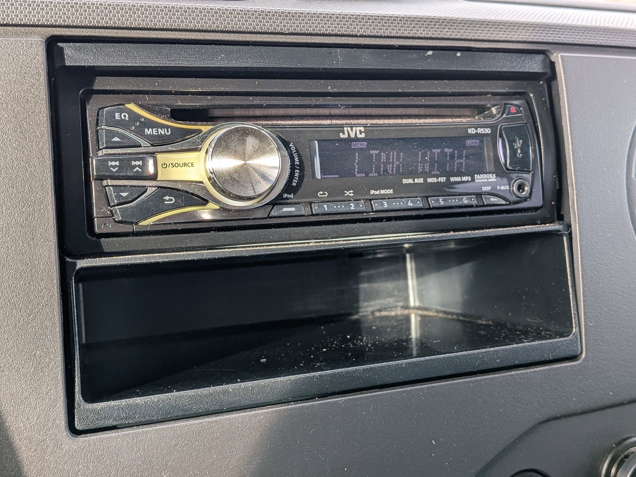 2011 FORD E-150 - Image 14