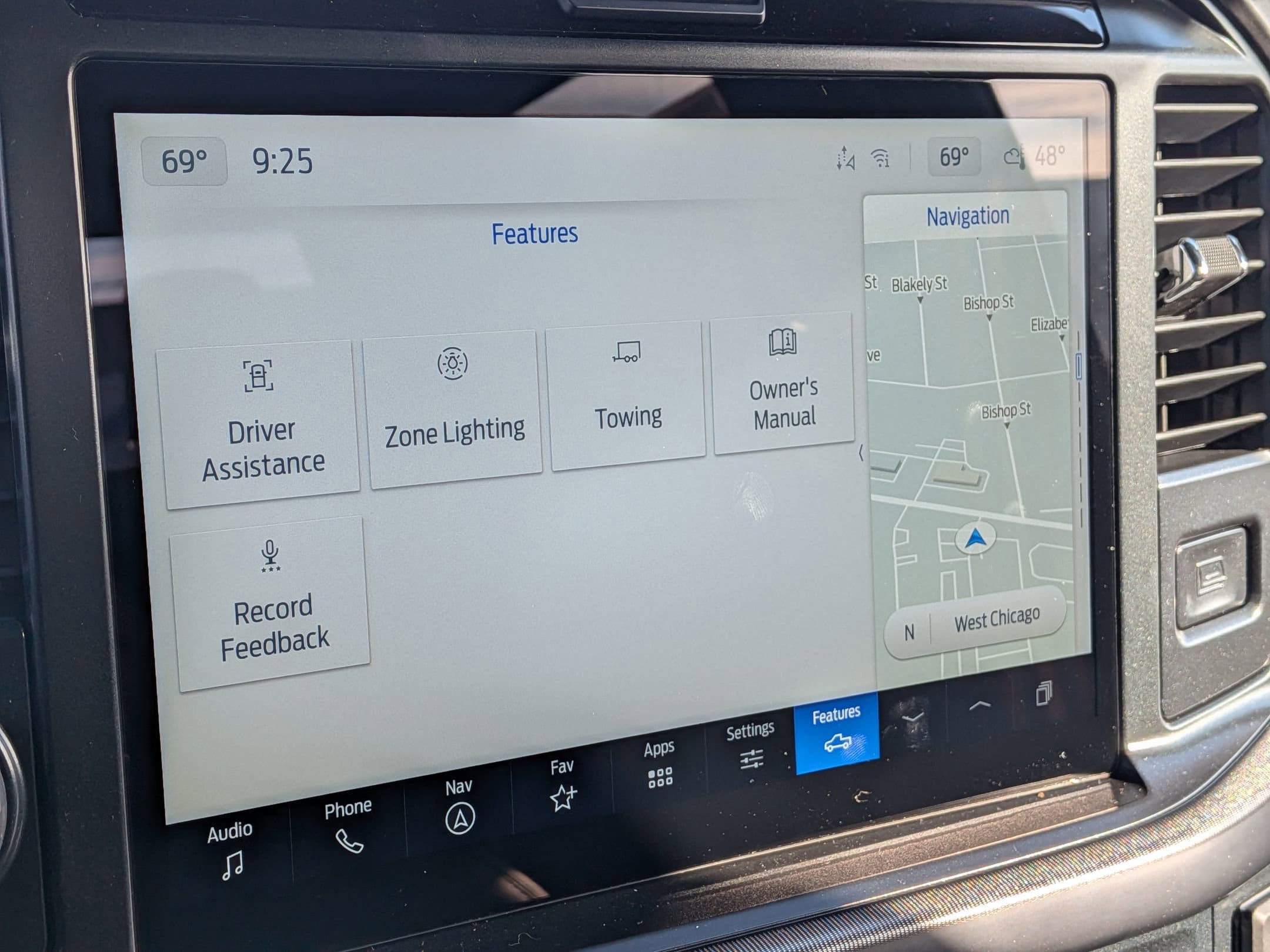 2025 FORD F-150 - Image 17