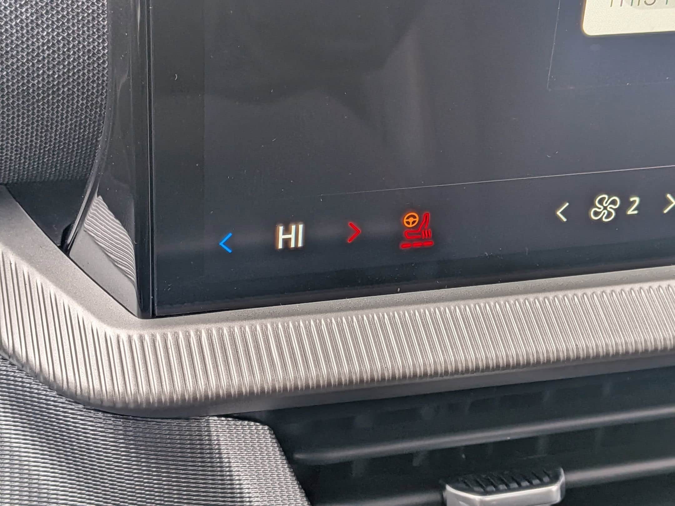 2025 FORD EXPLORER - Image 21