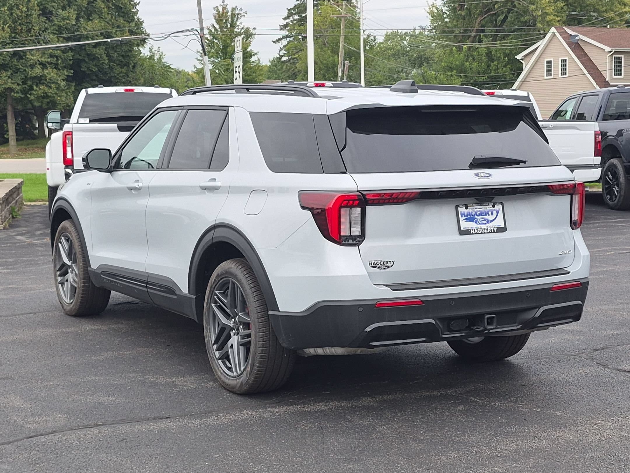 2026 Ford Explorer ST-Line - Photo 7