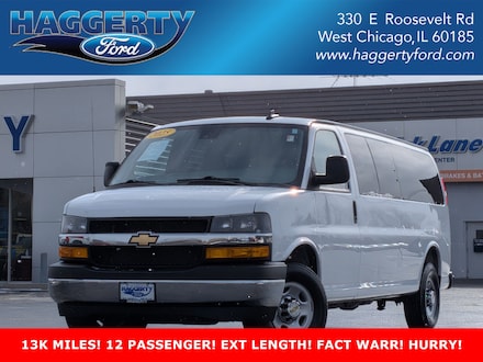 2025 Chevrolet Express Passenger RWD 3500 155 LT Full-size Passenger Van