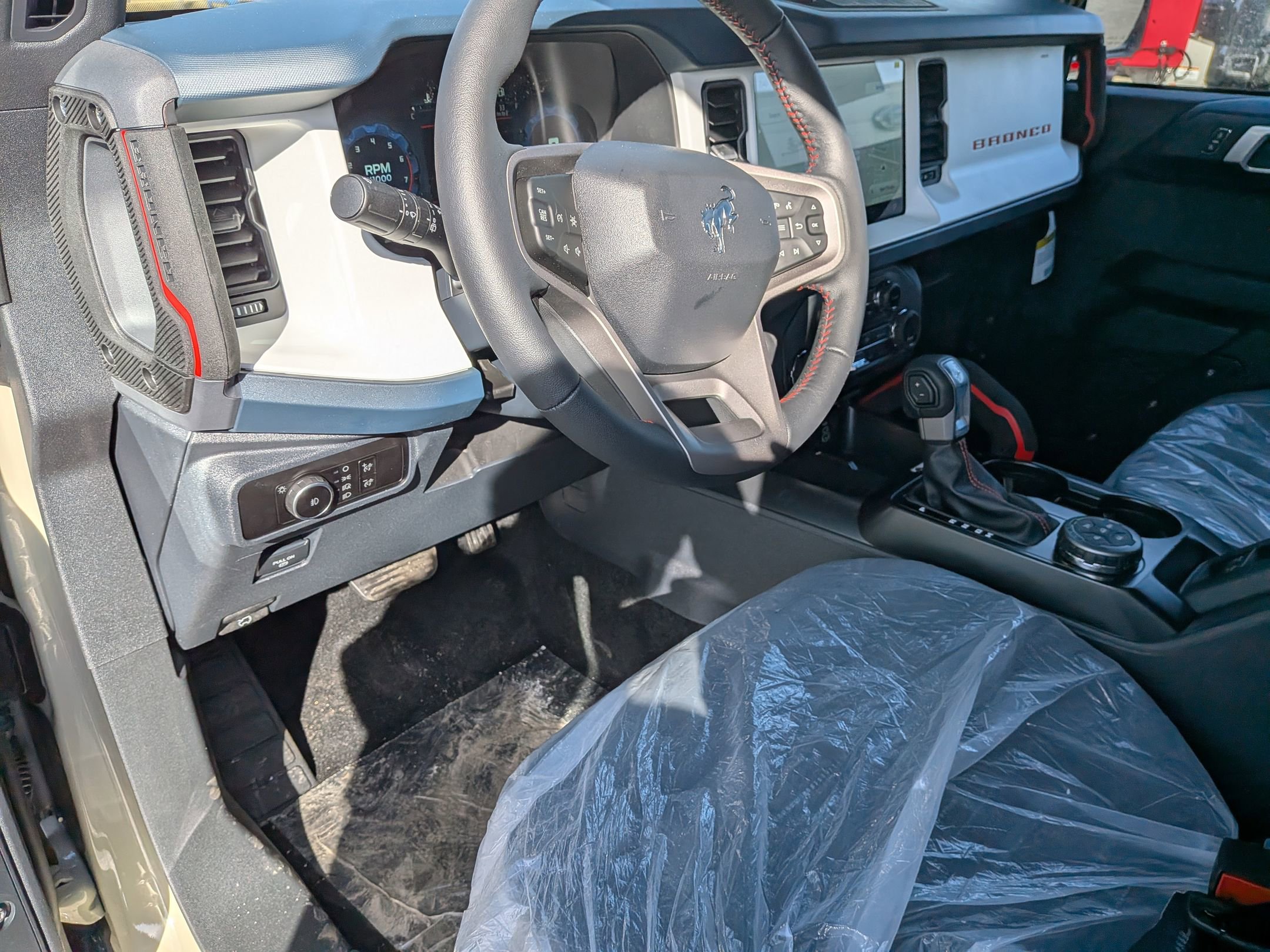 2026 FORD BRONCO - Image 10