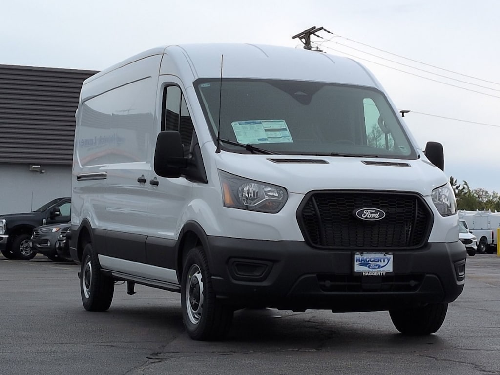 New 2026 Ford Transit T-250 148 Med Rf 9150 GVWR RWD T-250 148 Med Rf 9150 GVWR RWD