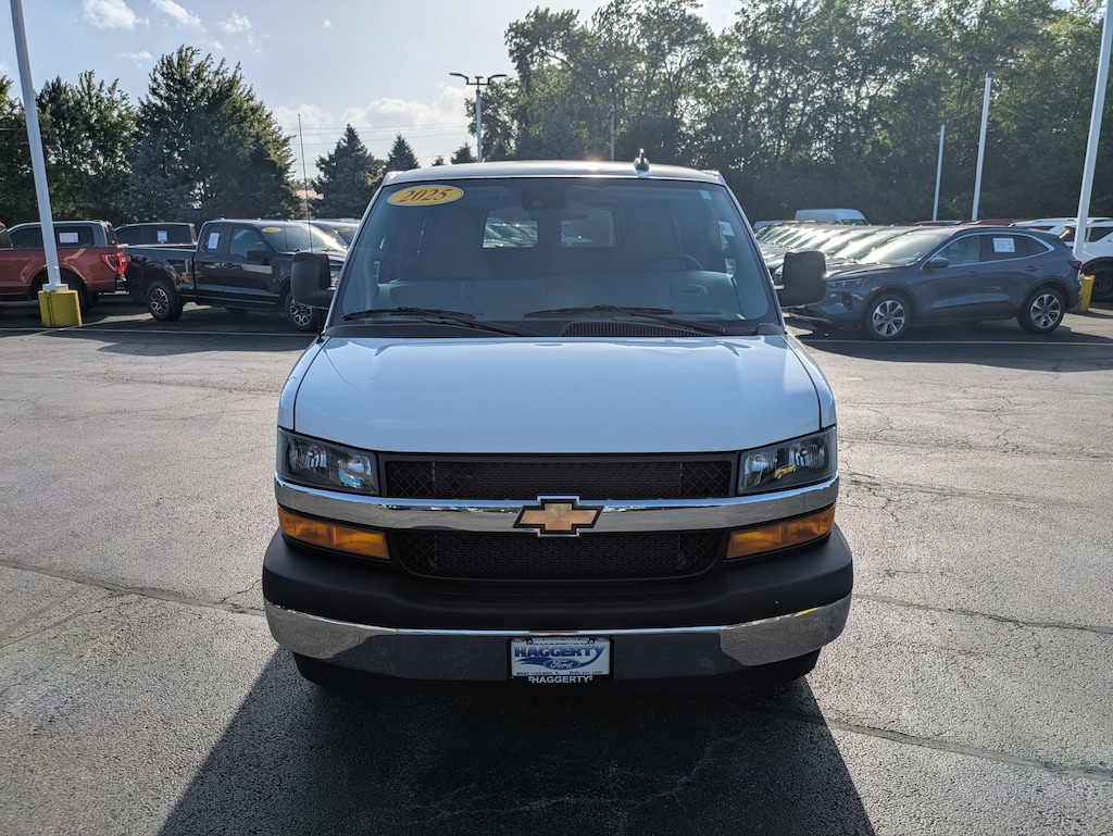Used 2025 Chevrolet Express Passenger RWD 3500 155 LT Full-size Passenger Van