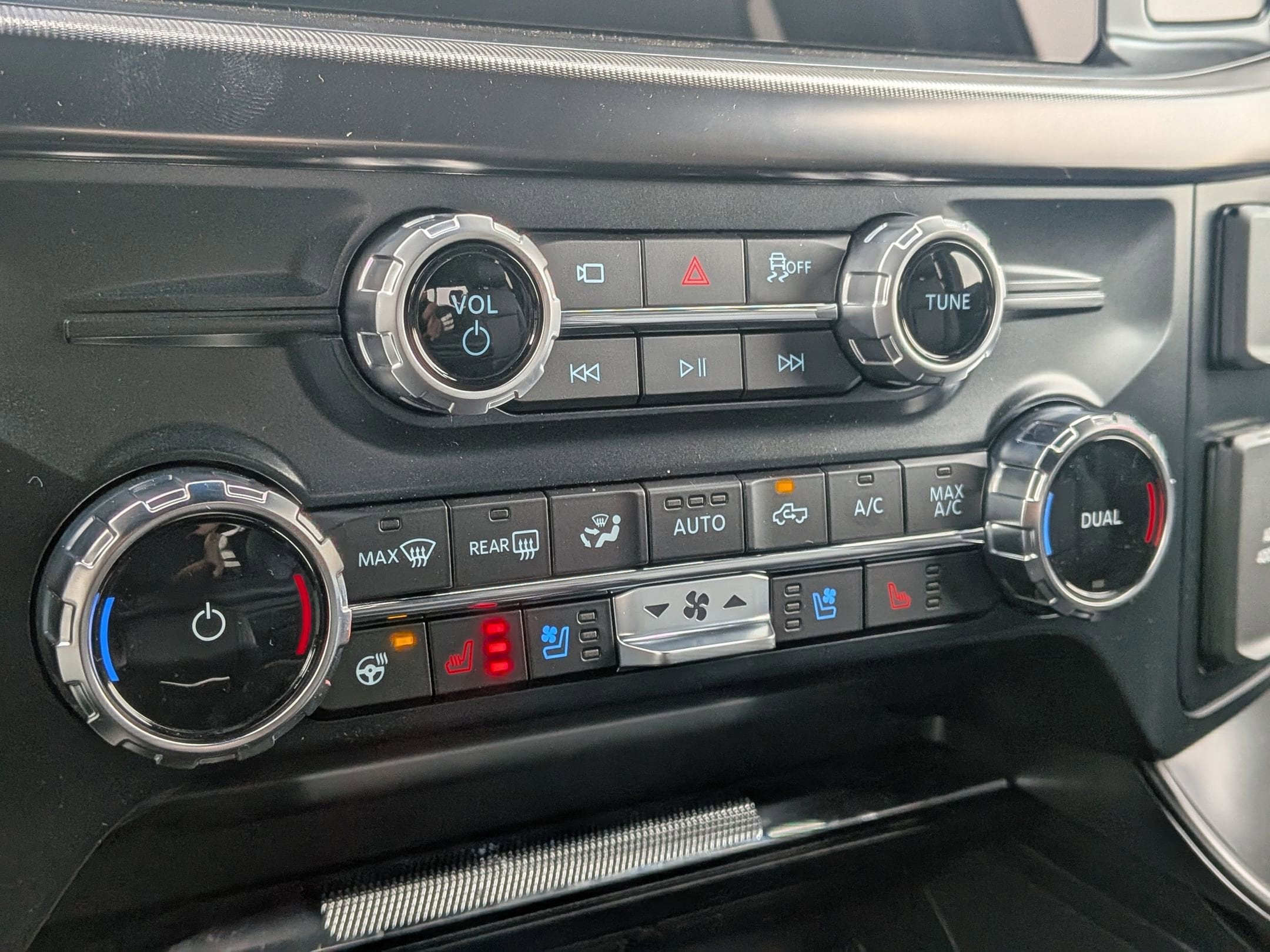 2025 FORD F-150 - Image 19