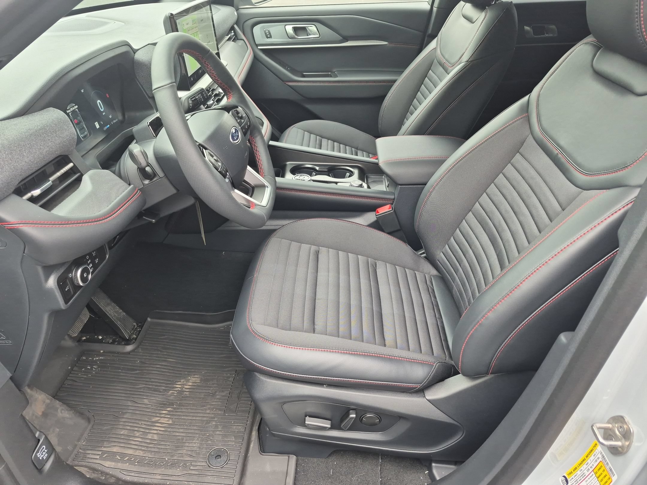 2026 Ford Explorer ST-Line - Photo 11