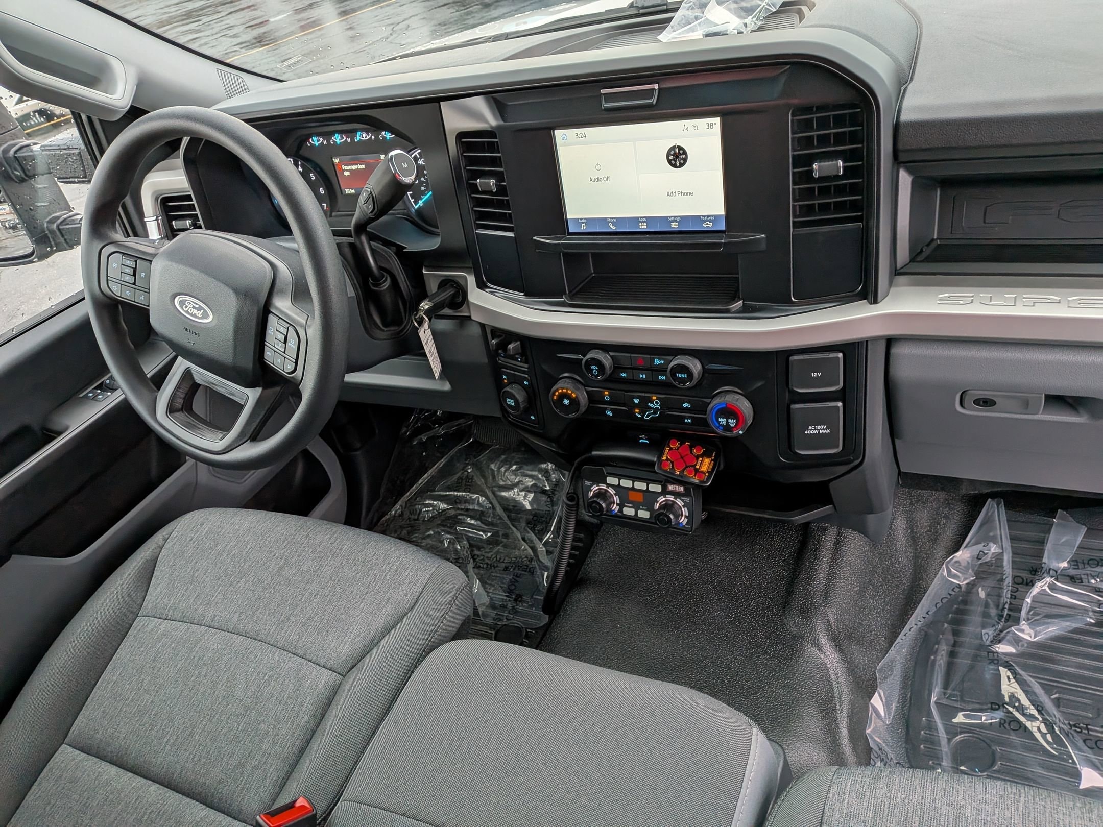 2025 FORD F-350 - Image 24