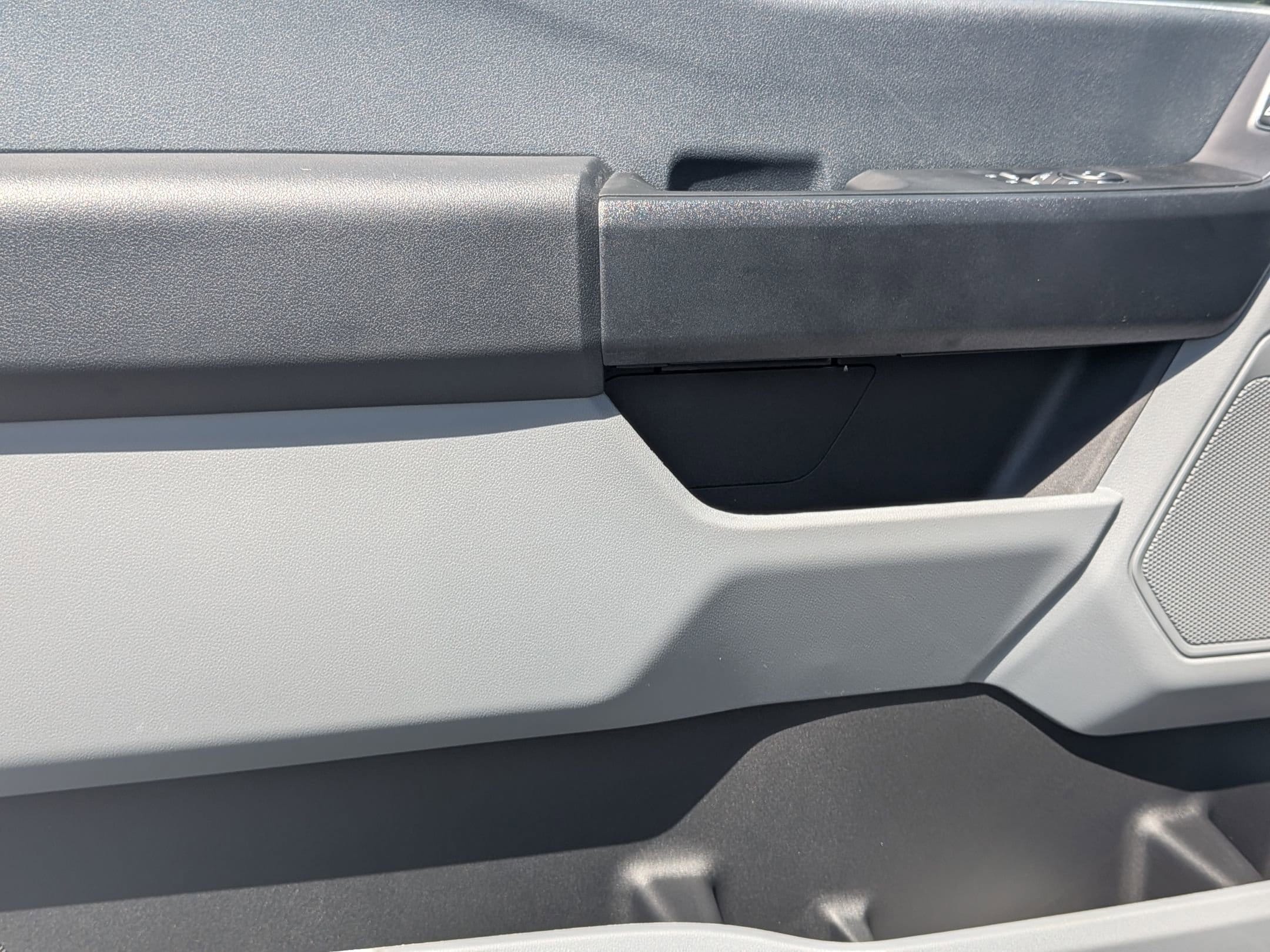 2025 FORD F-350 - Image 11