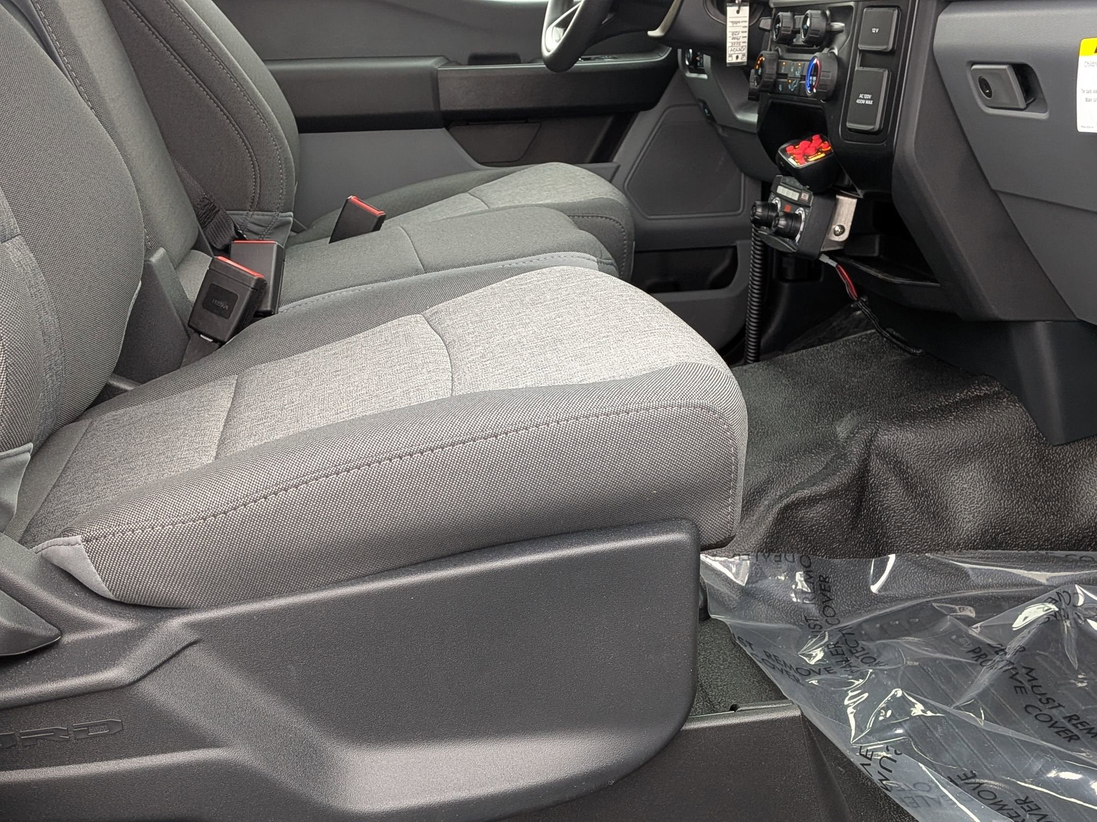 2025 FORD F-350 - Image 22