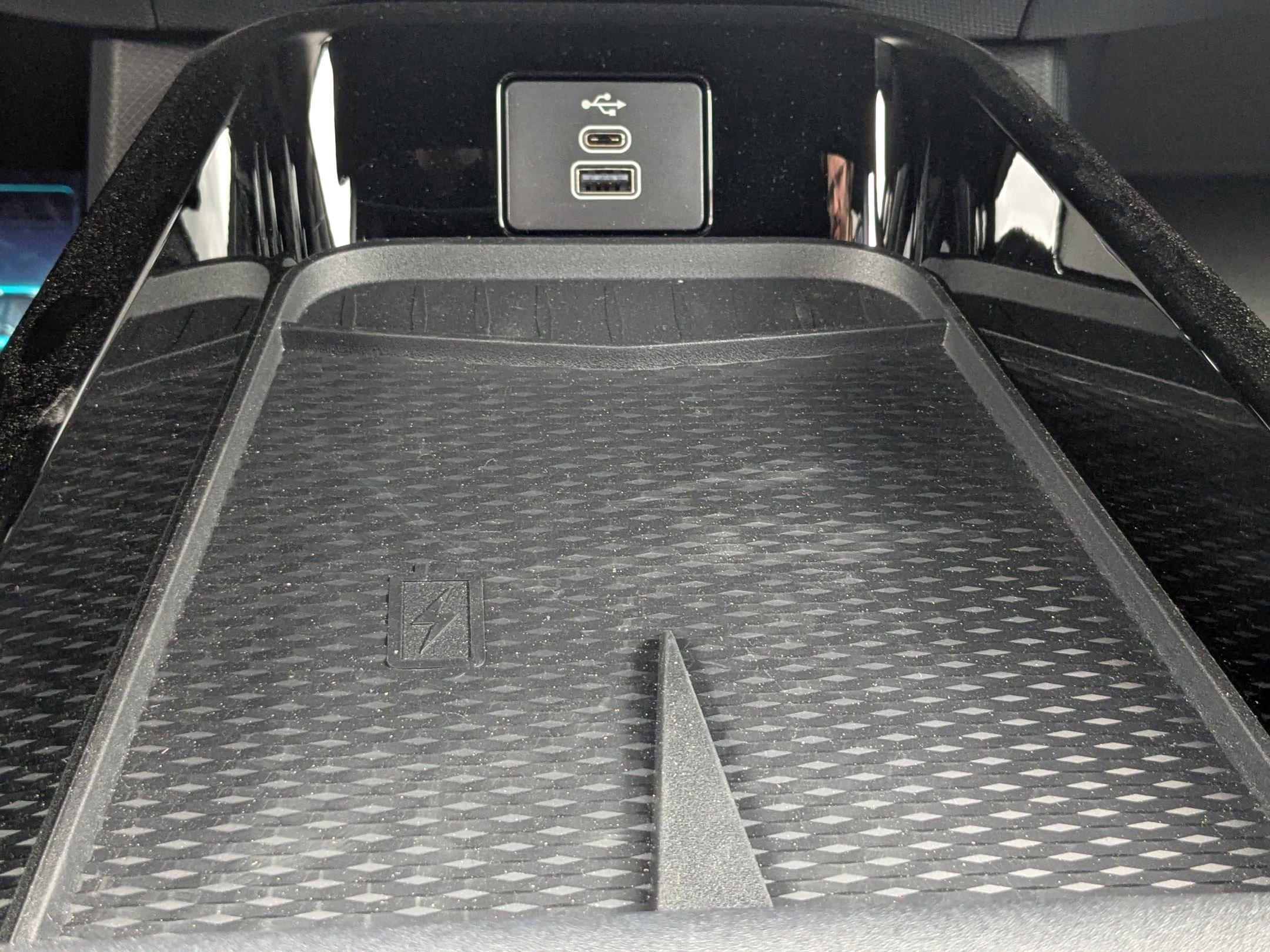 2025 FORD MUSTANG MACH-E - Image 21