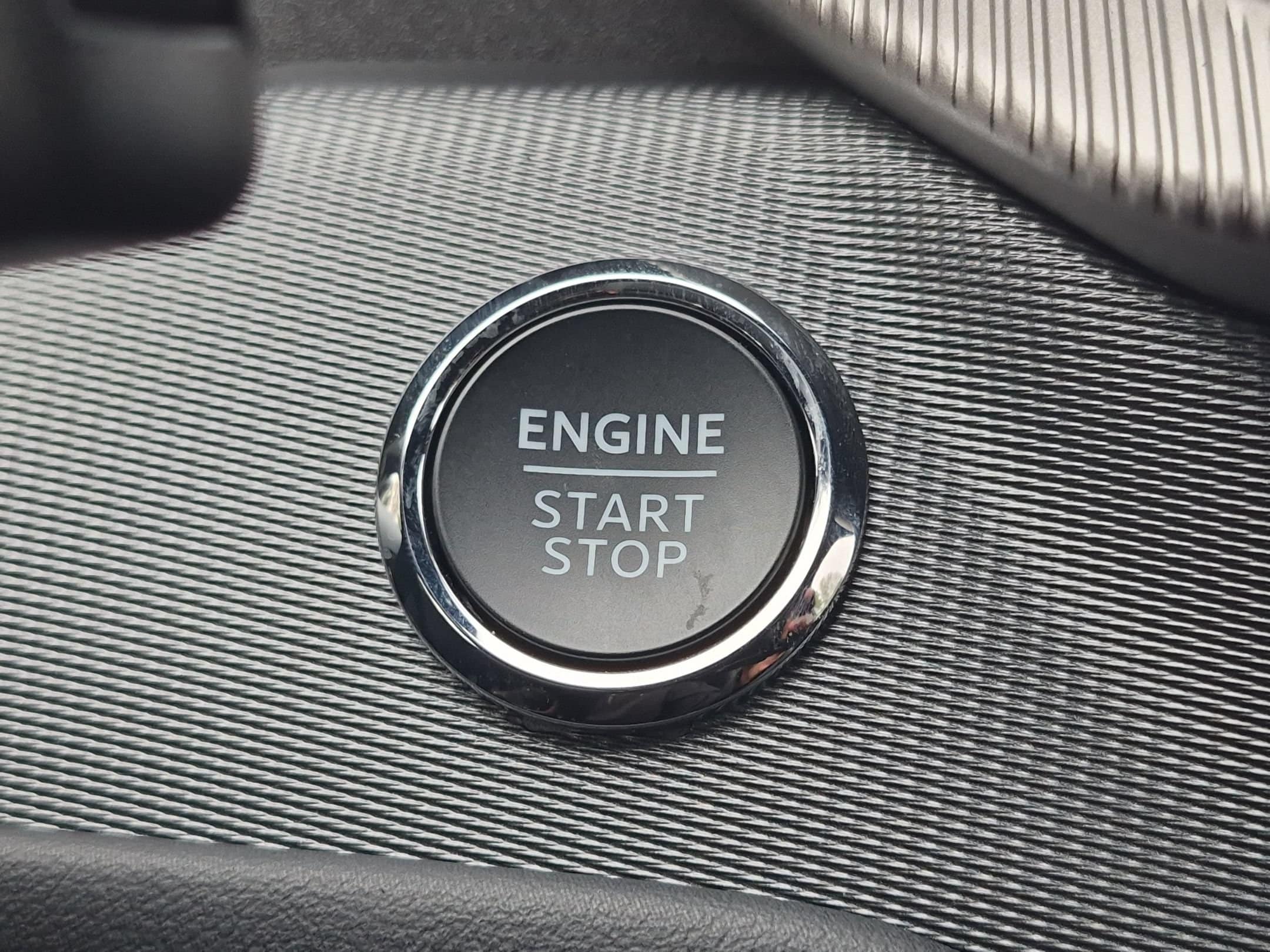 2026 Ford Explorer ST-Line - Photo 17