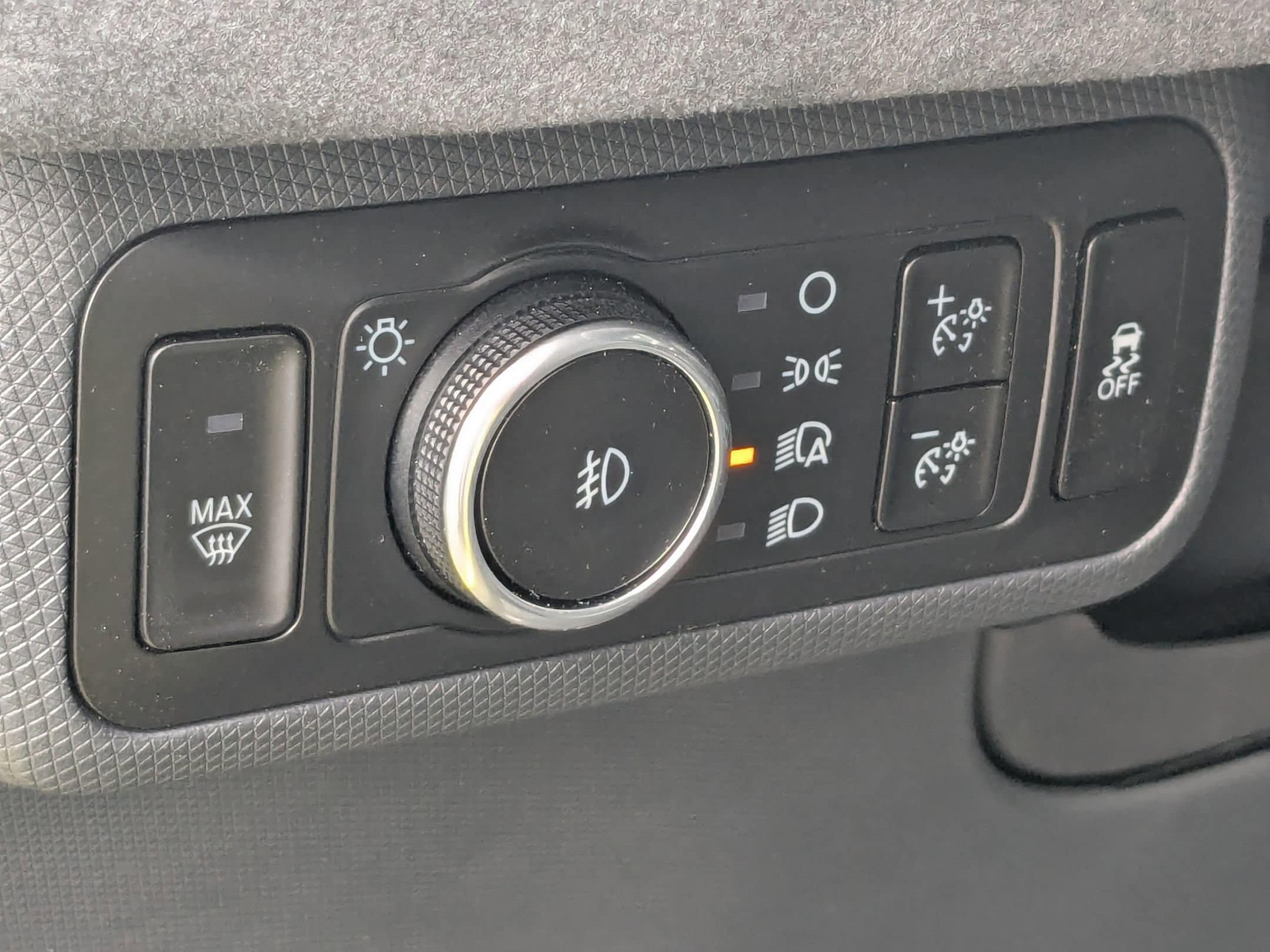 2025 FORD MUSTANG MACH-E - Image 13