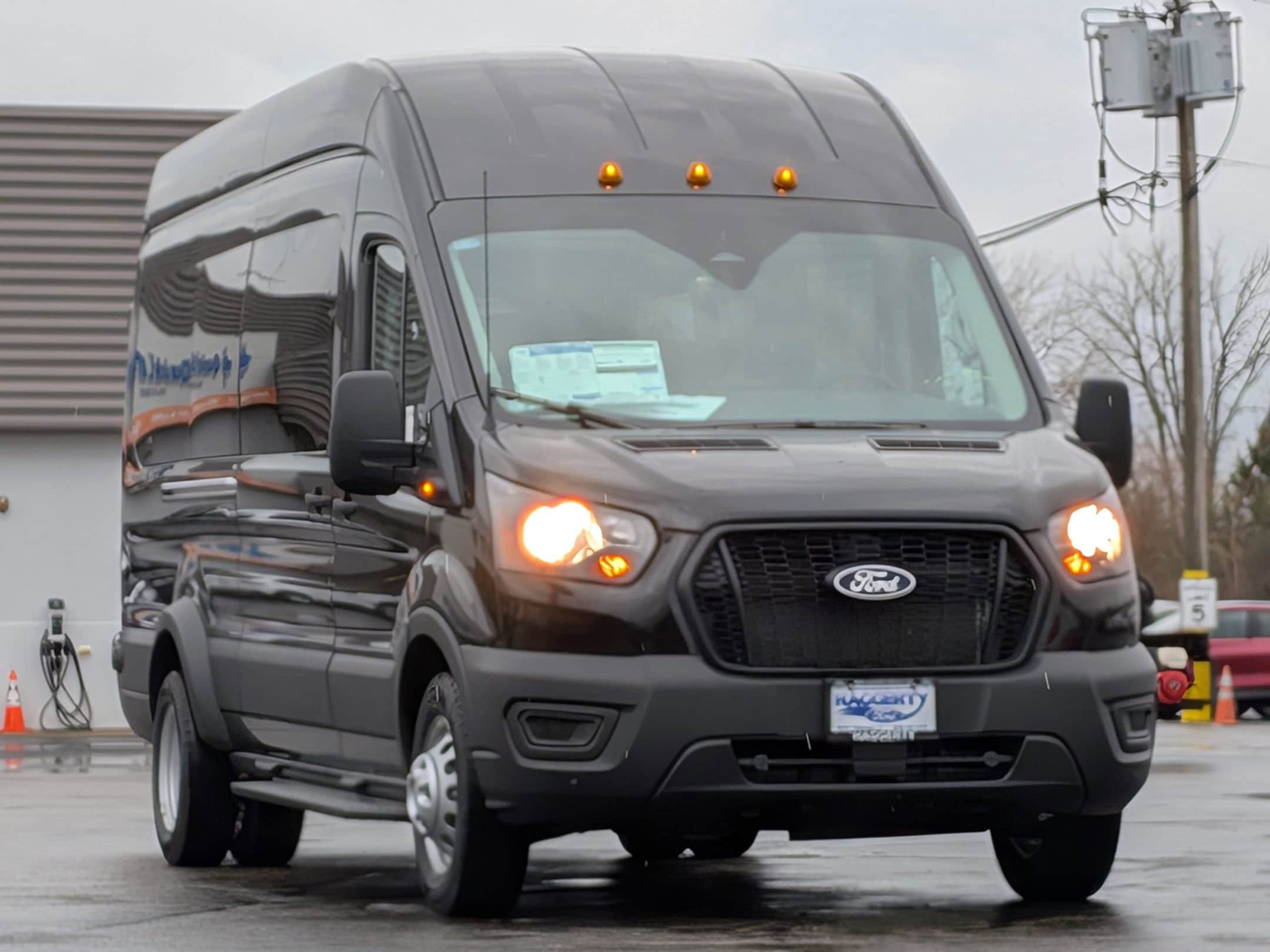 View vehicle photo 3