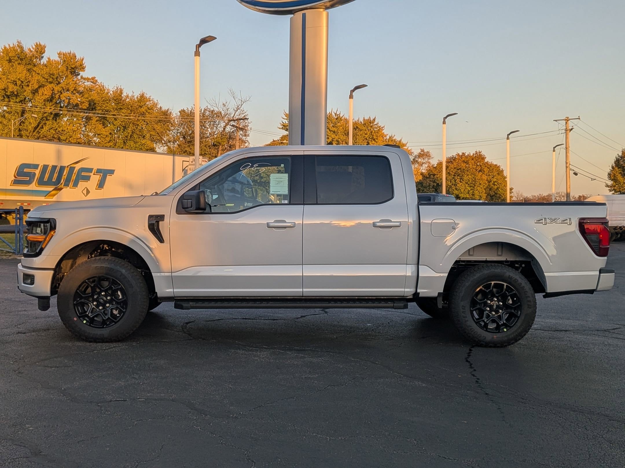2025 FORD F-150 - Image 8