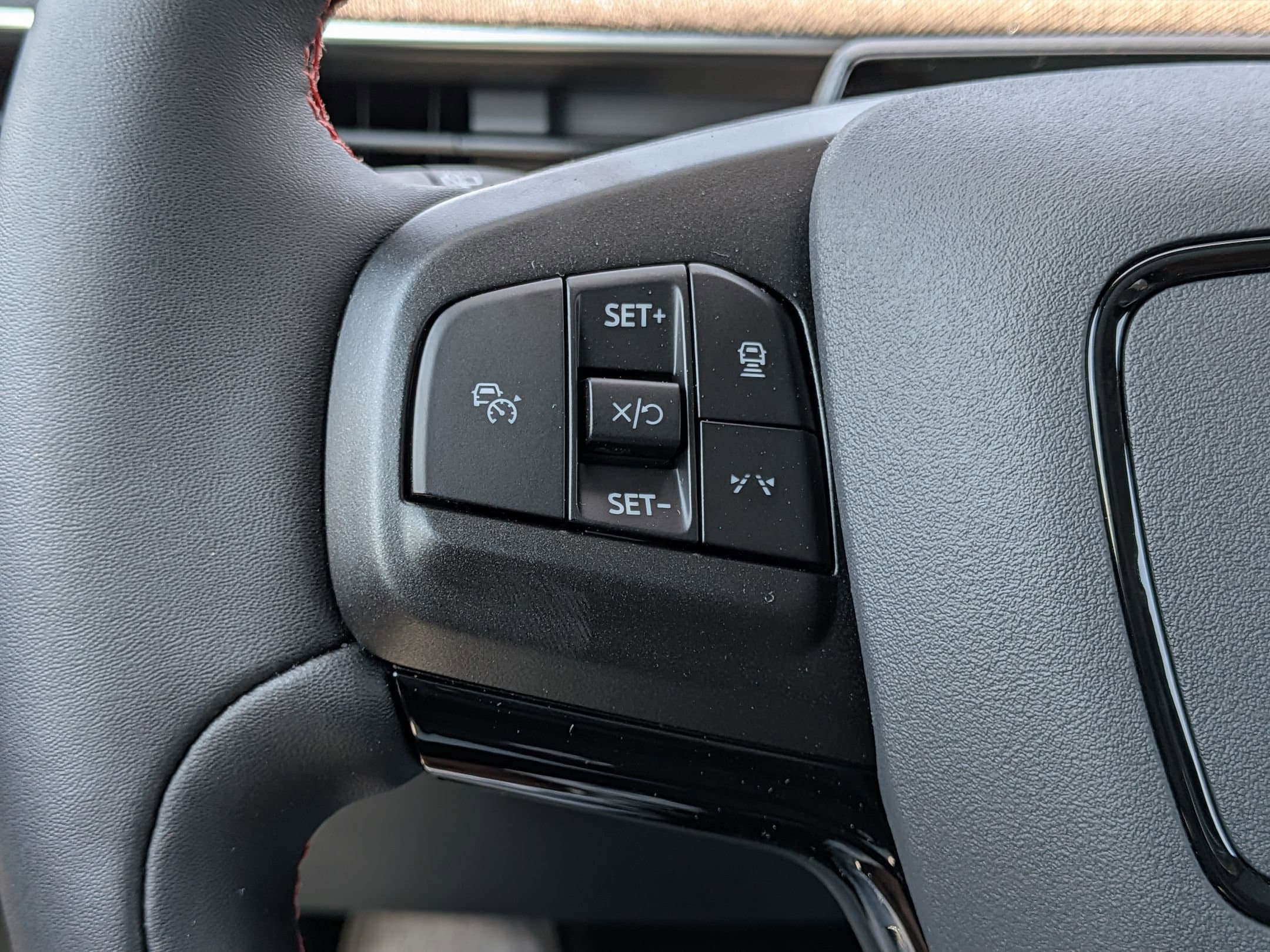 2025 FORD MUSTANG MACH-E - Image 12